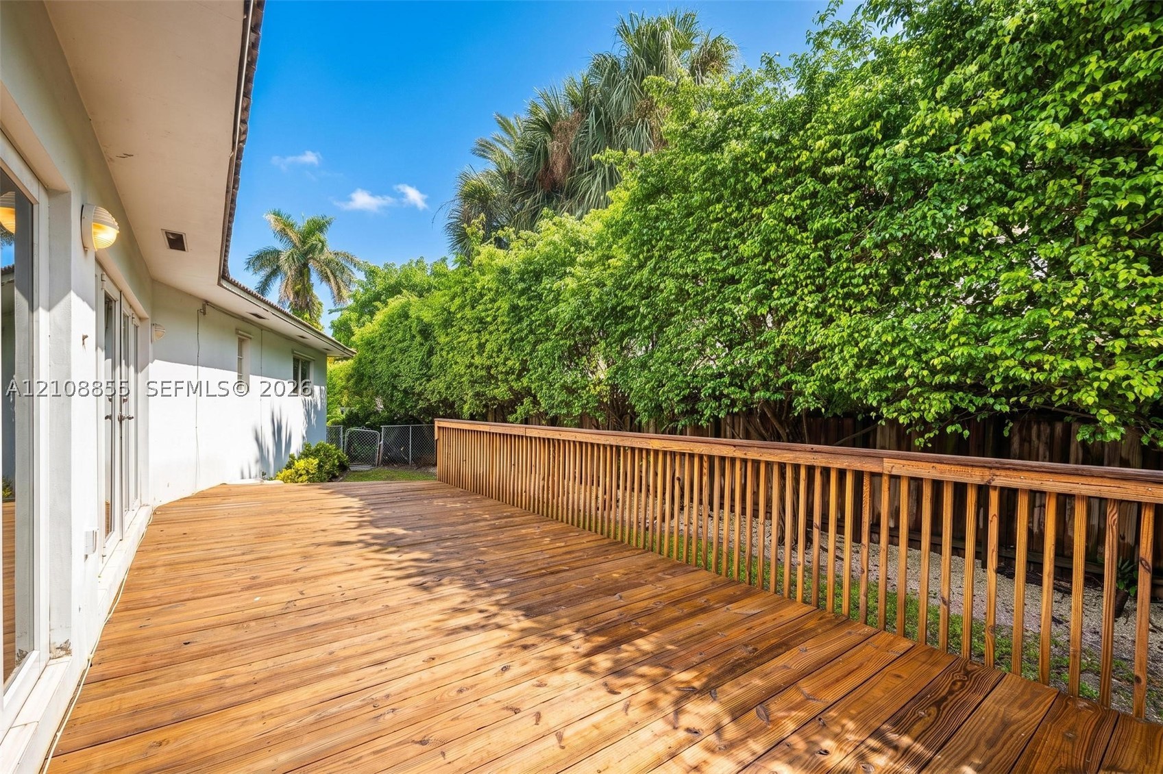 9520 E Broadview Dr, Bay Harbor Islands FL 33154