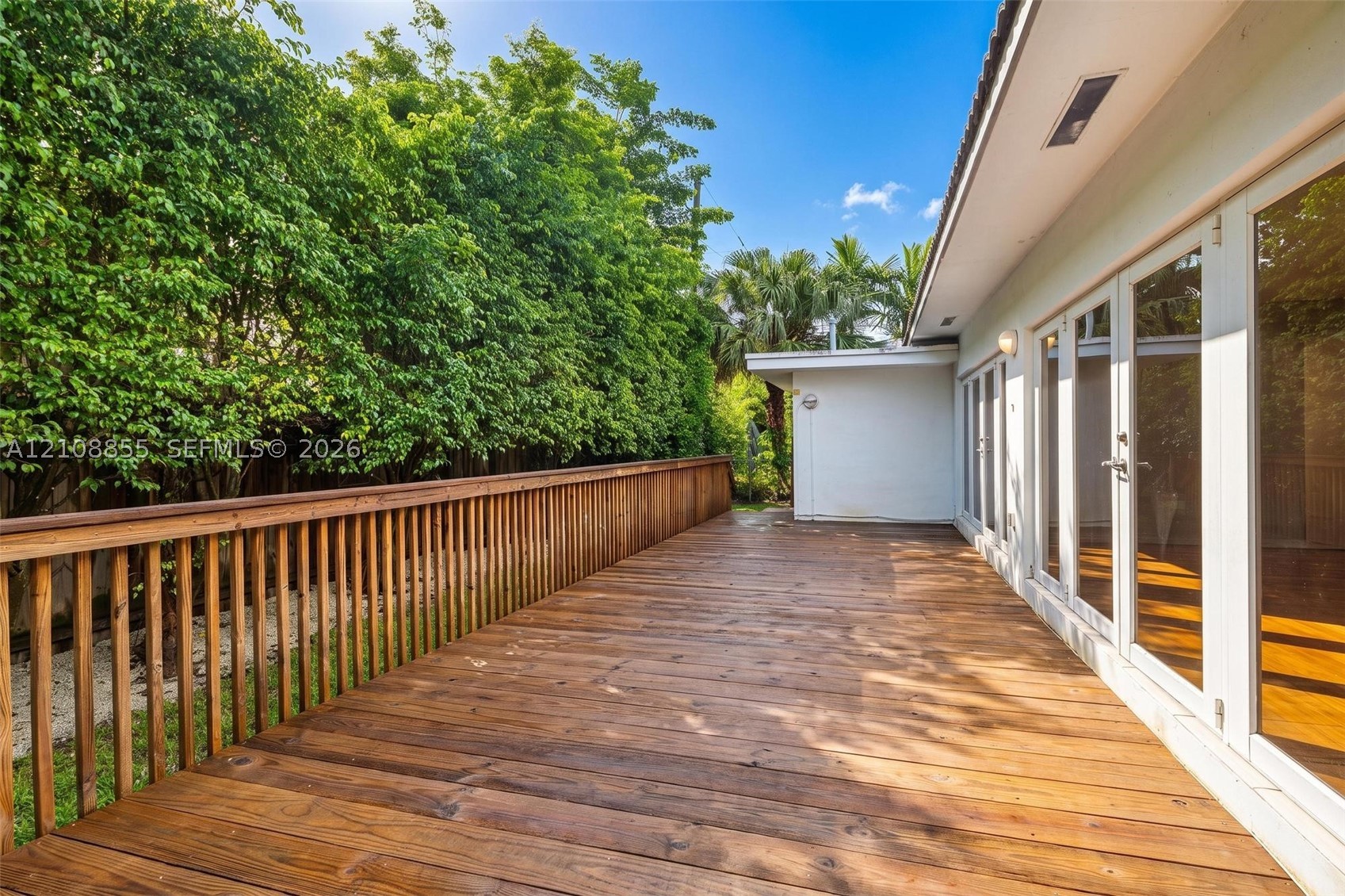 9520 E Broadview Dr, Bay Harbor Islands FL 33154