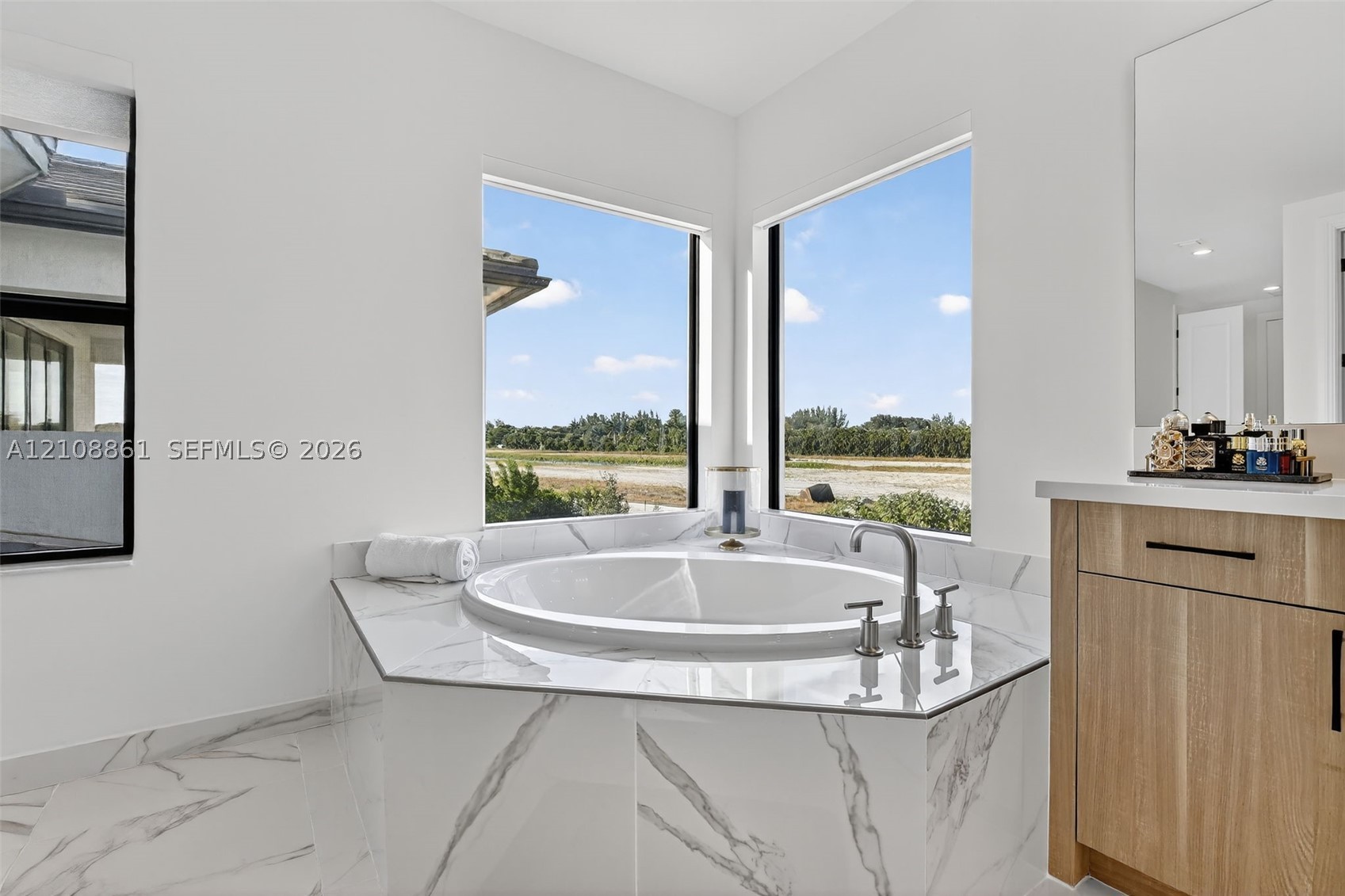 14855 Millstone Ranches Dr, Davie FL 33331