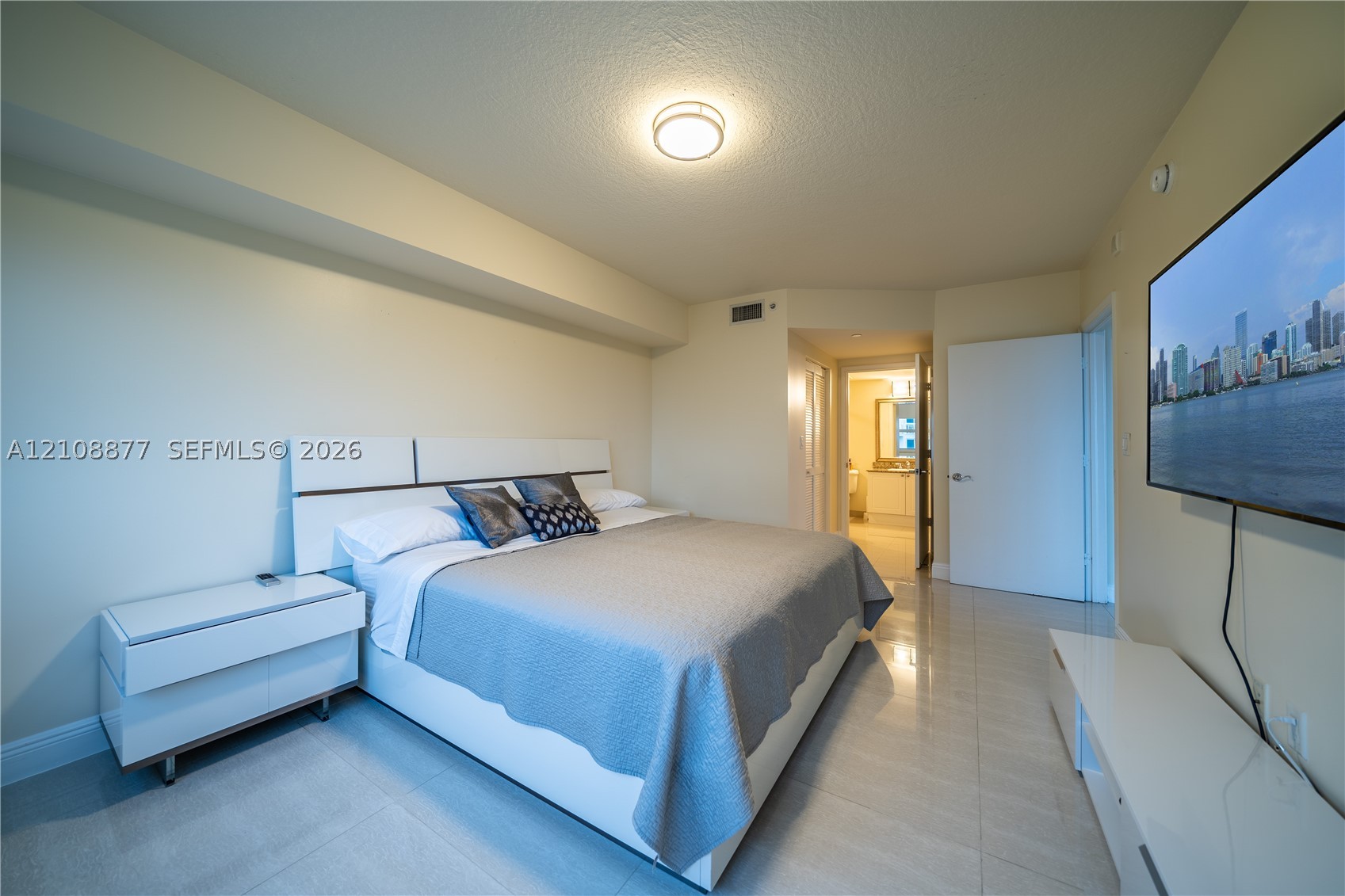 19501 W Country Club Dr #2103, Aventura FL 33180