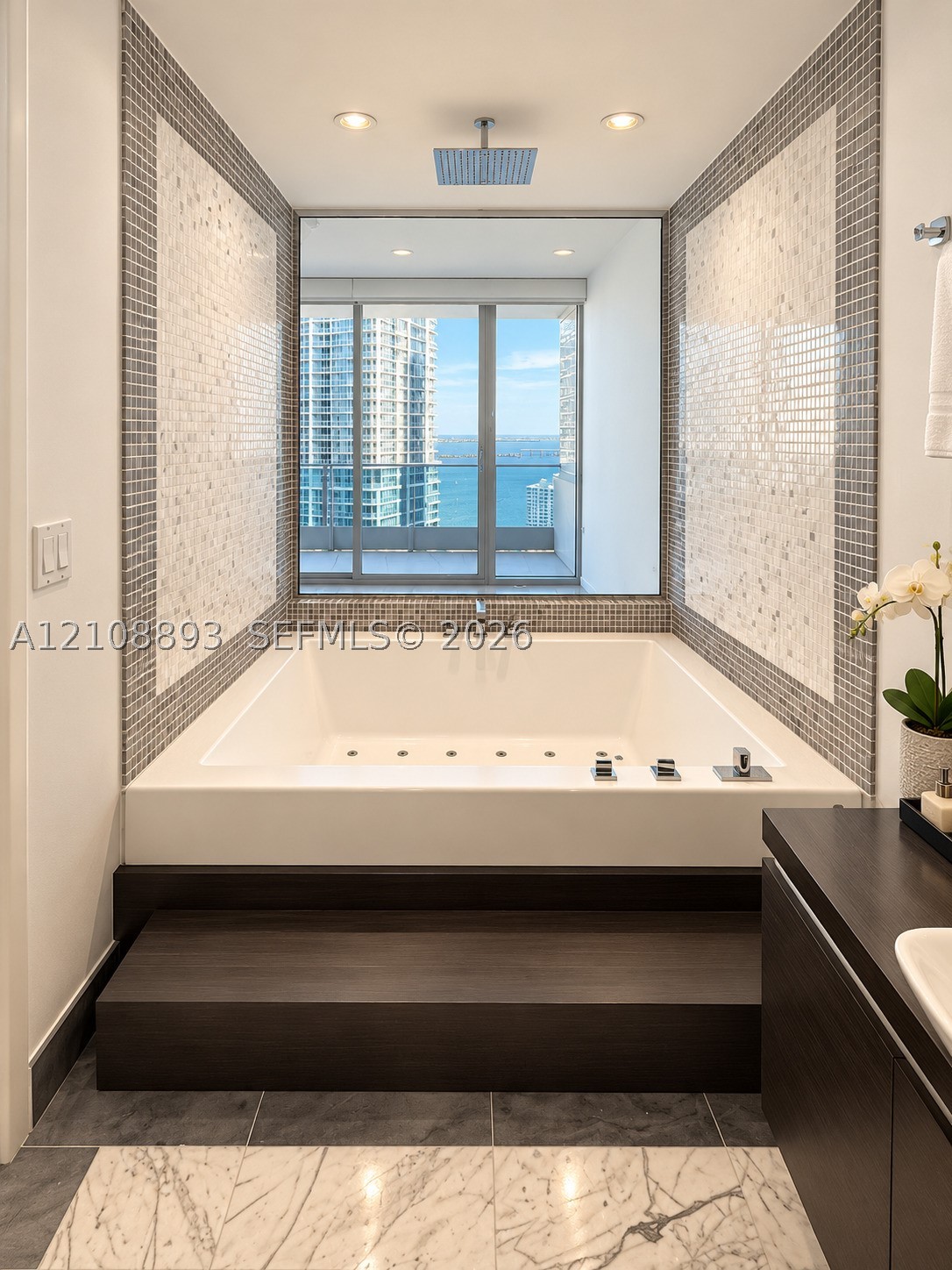 200 Biscayne Boulevard Way #3306, Miami FL 33131