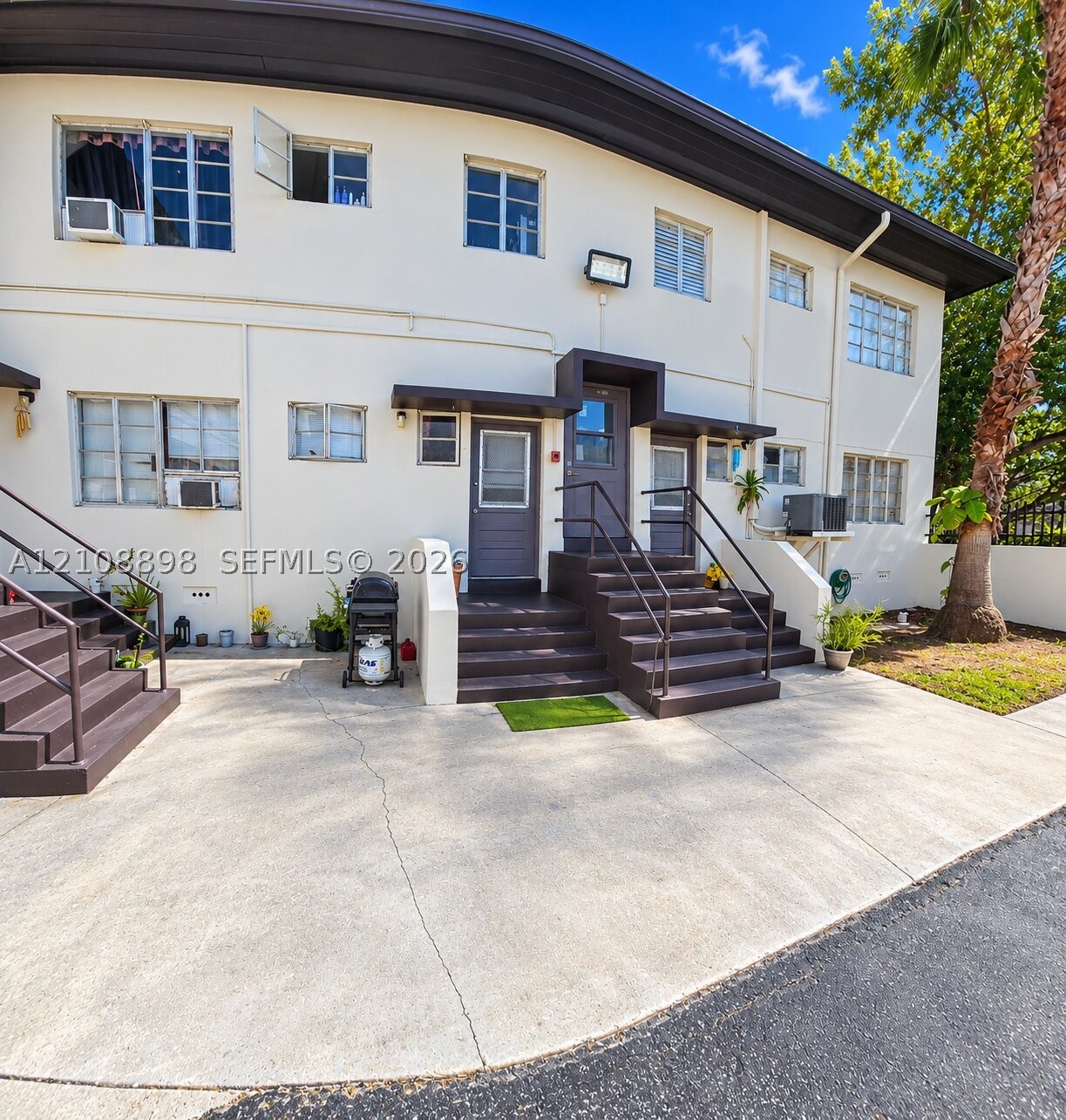 8300 Crespi Blvd #3, Miami Beach FL 33141