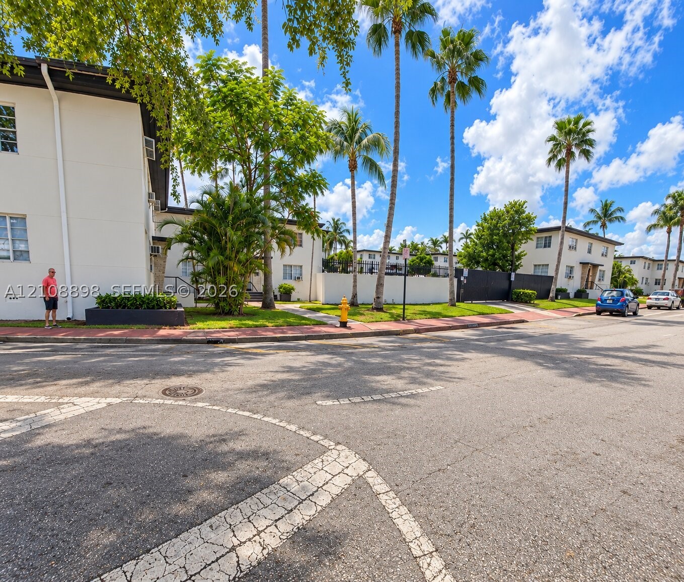 8300 Crespi Blvd #3, Miami Beach FL 33141