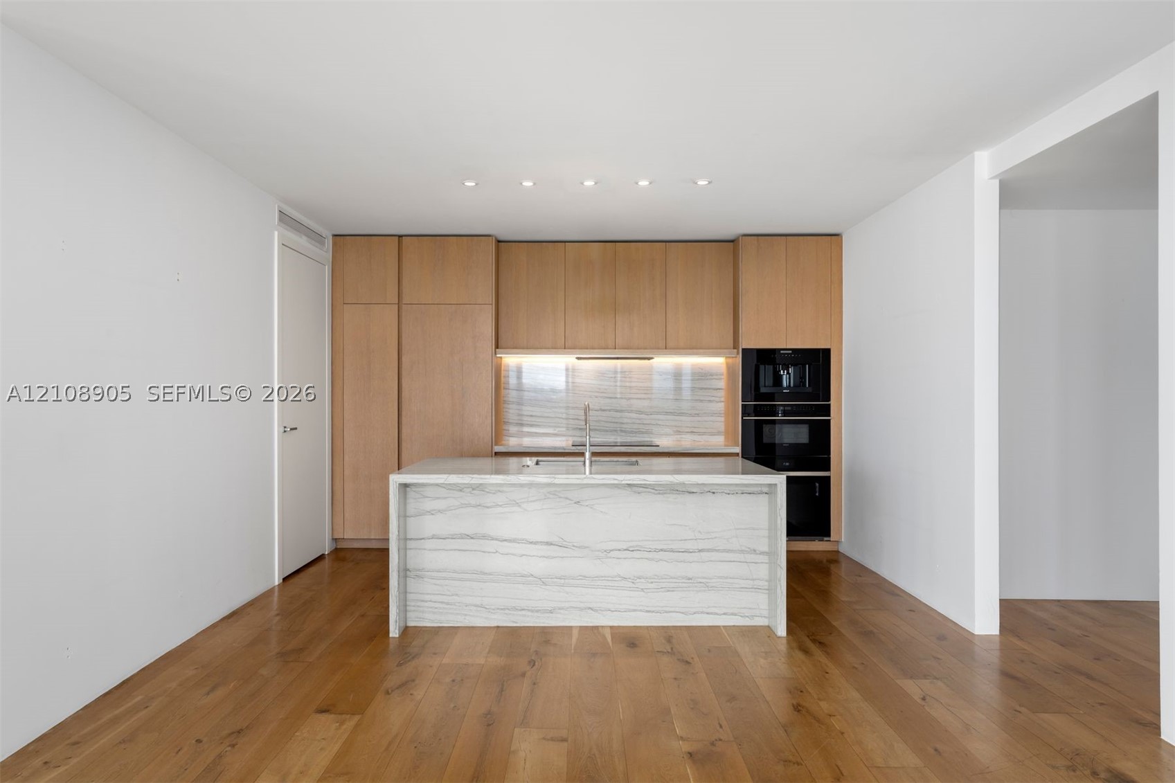 8701 Collins Ave #606, Miami Beach FL 33154