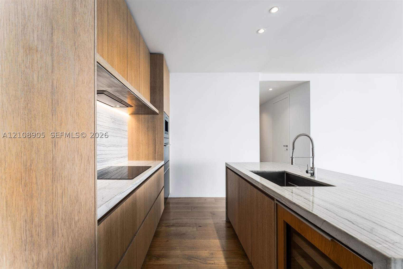 8701 Collins Ave #606, Miami Beach FL 33154