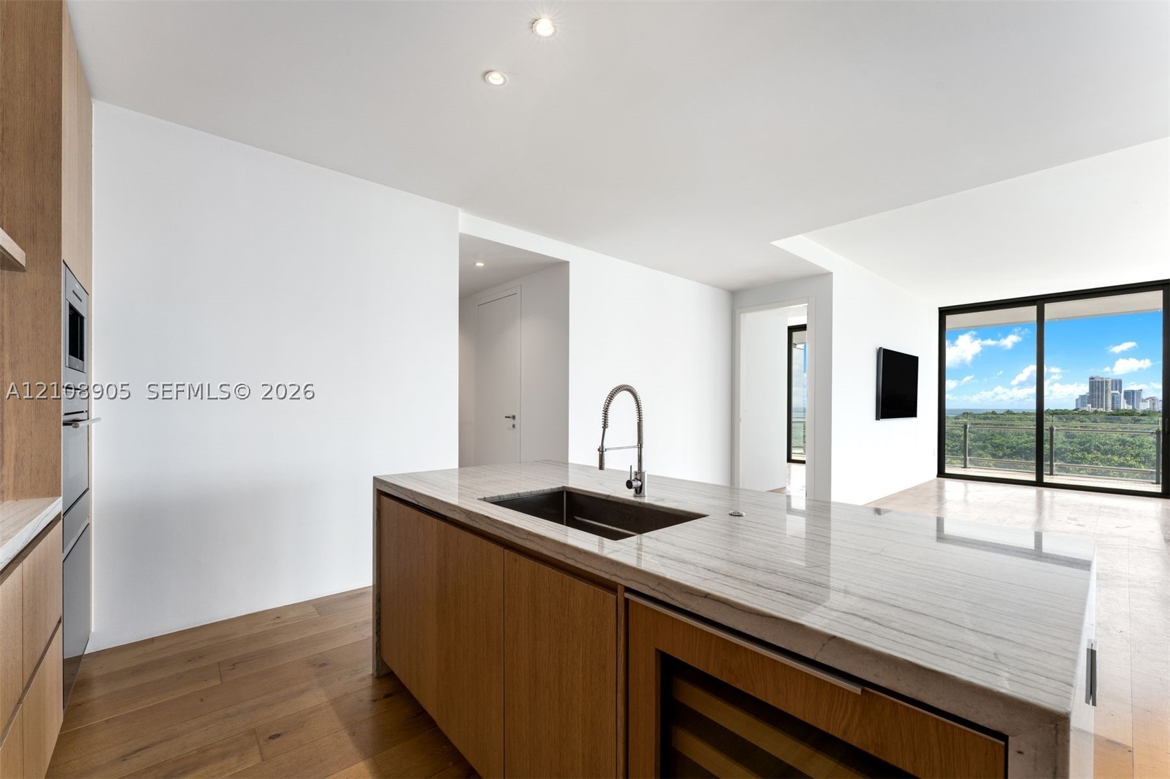 8701 Collins Ave #606, Miami Beach FL 33154