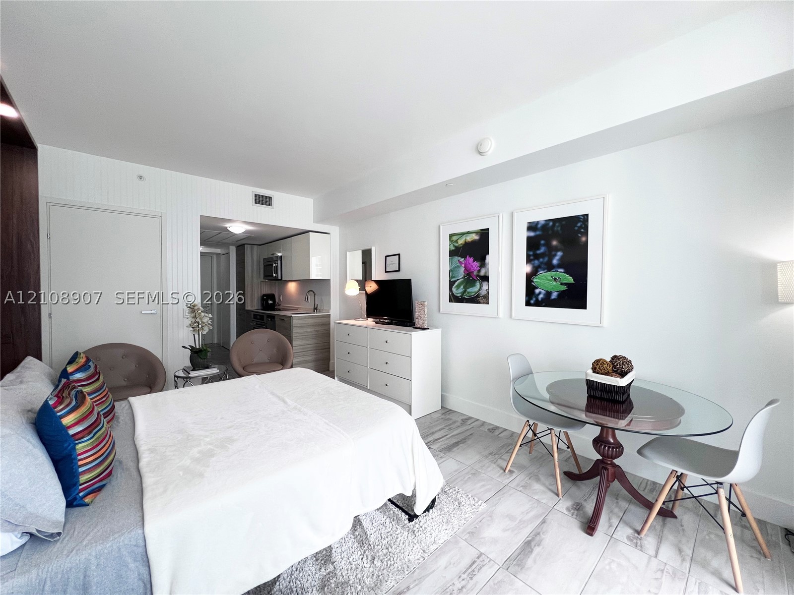 1300 Brickell Bay Dr #1813, Miami FL 33131