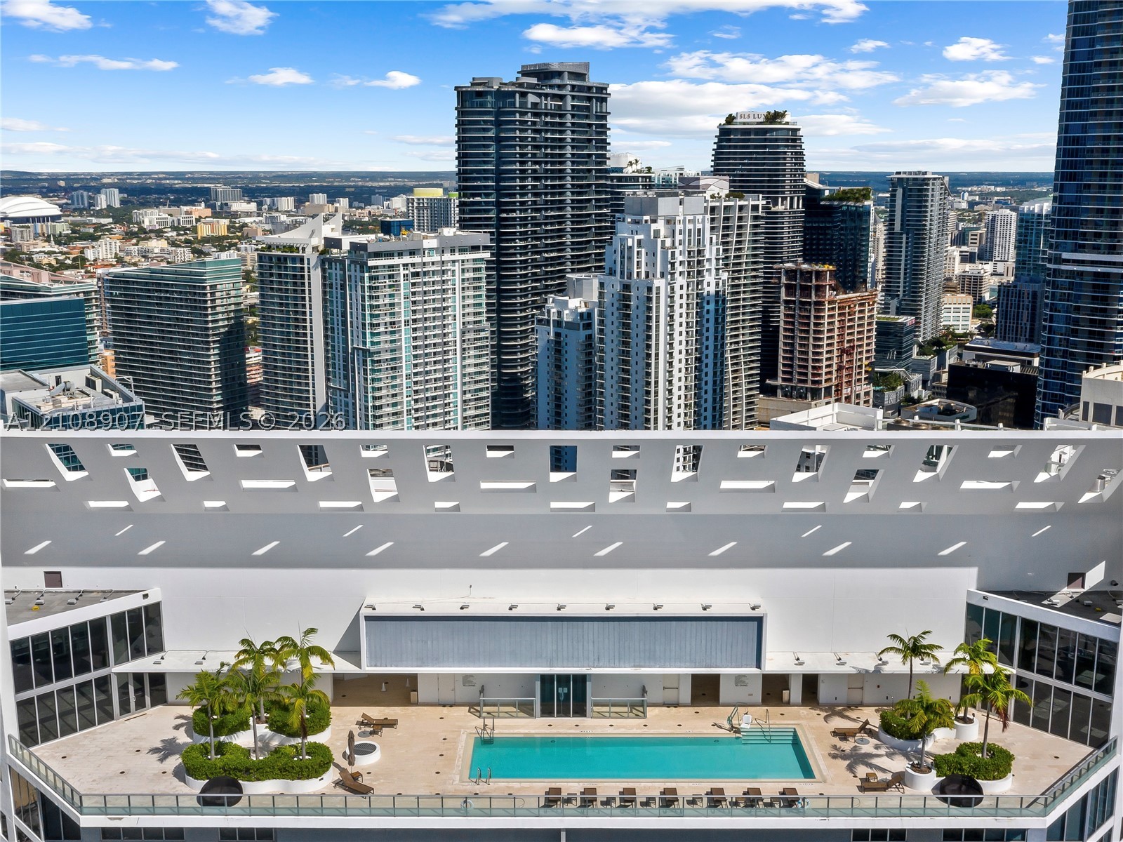 1300 Brickell Bay Dr #1813, Miami FL 33131