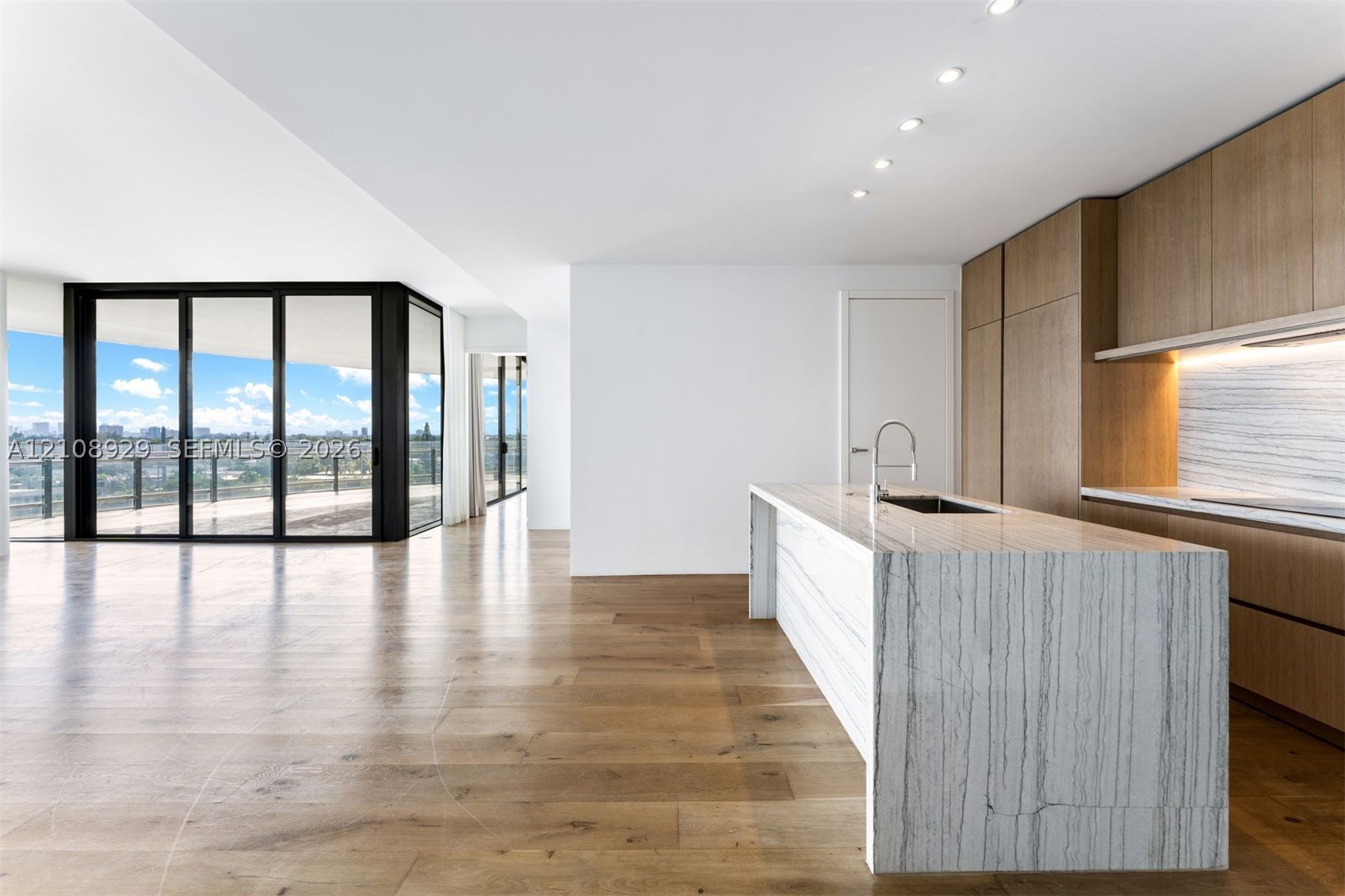 8701 Collins Ave #606, Miami Beach FL 33154