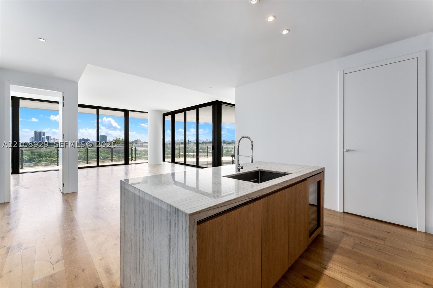 8701 Collins Ave #606, Miami Beach FL 33154