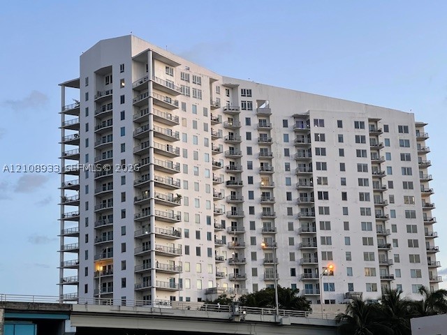 10 SW South River Dr #PHI03, Miami FL 33130