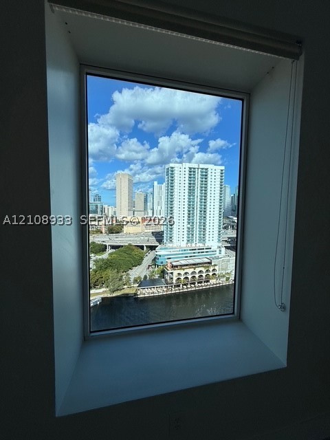 10 SW South River Dr #PHI03, Miami FL 33130