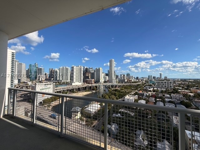 10 SW South River Dr #PHI03, Miami FL 33130