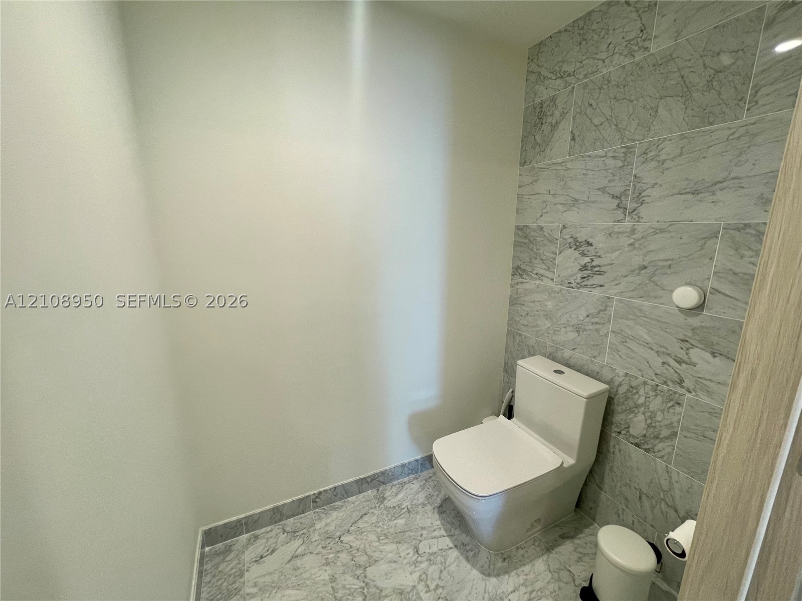 1000 Brickell Plz #4303, Miami FL 33131