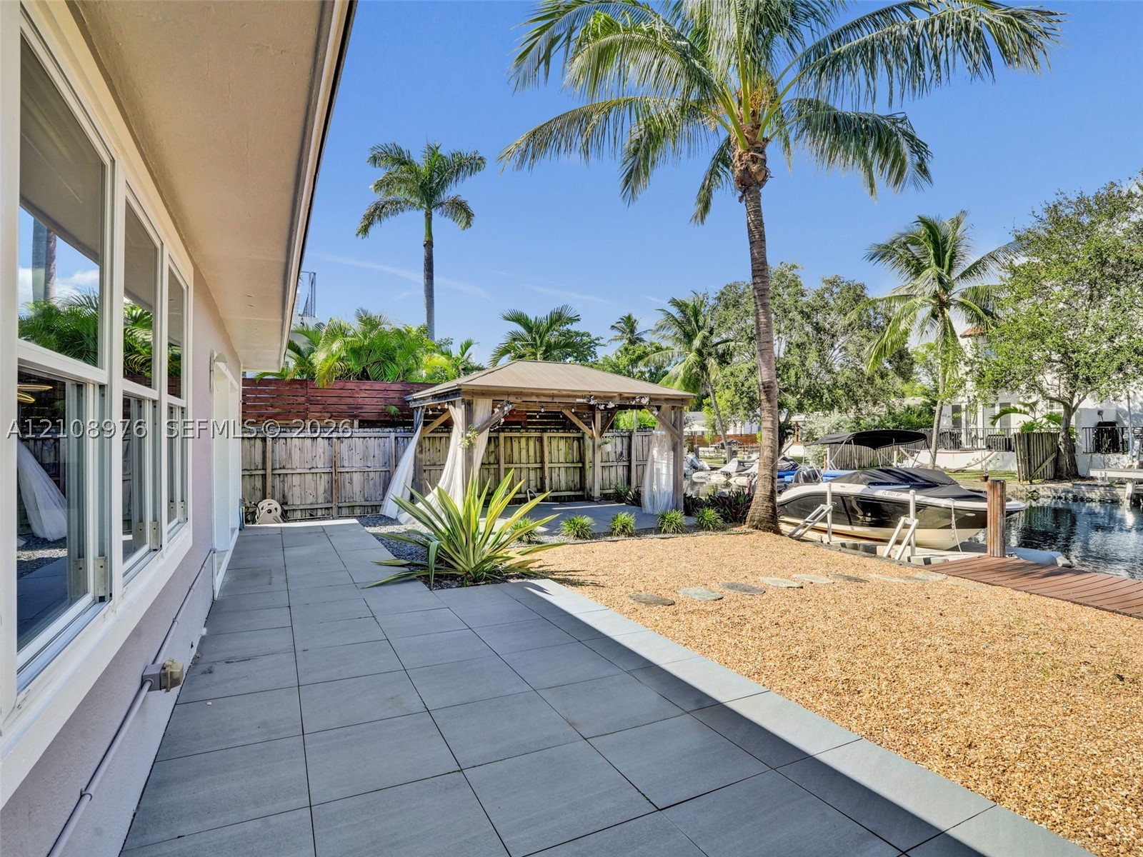 525 SW 12th St, Fort Lauderdale FL 33315