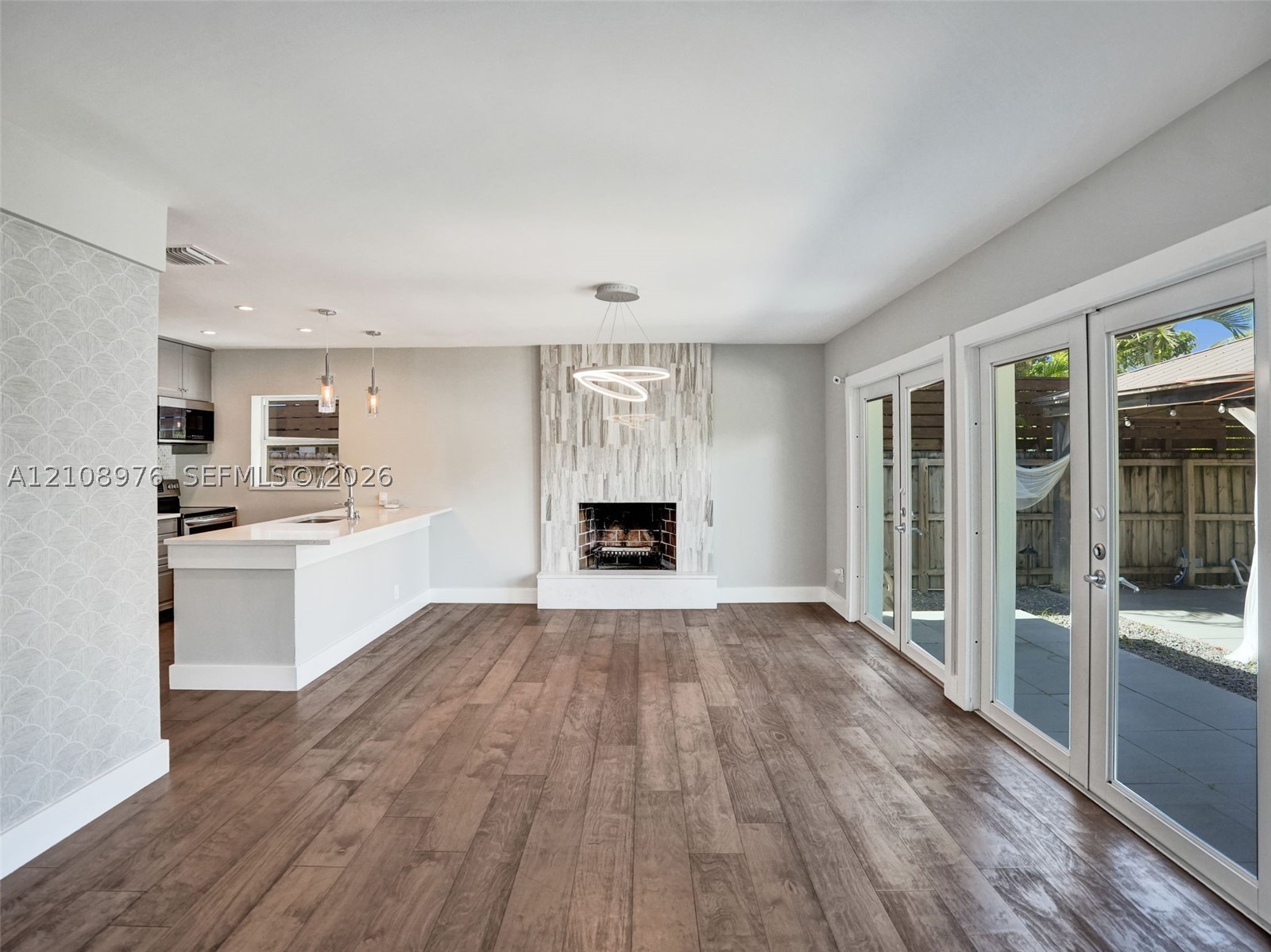 525 SW 12th St, Fort Lauderdale FL 33315