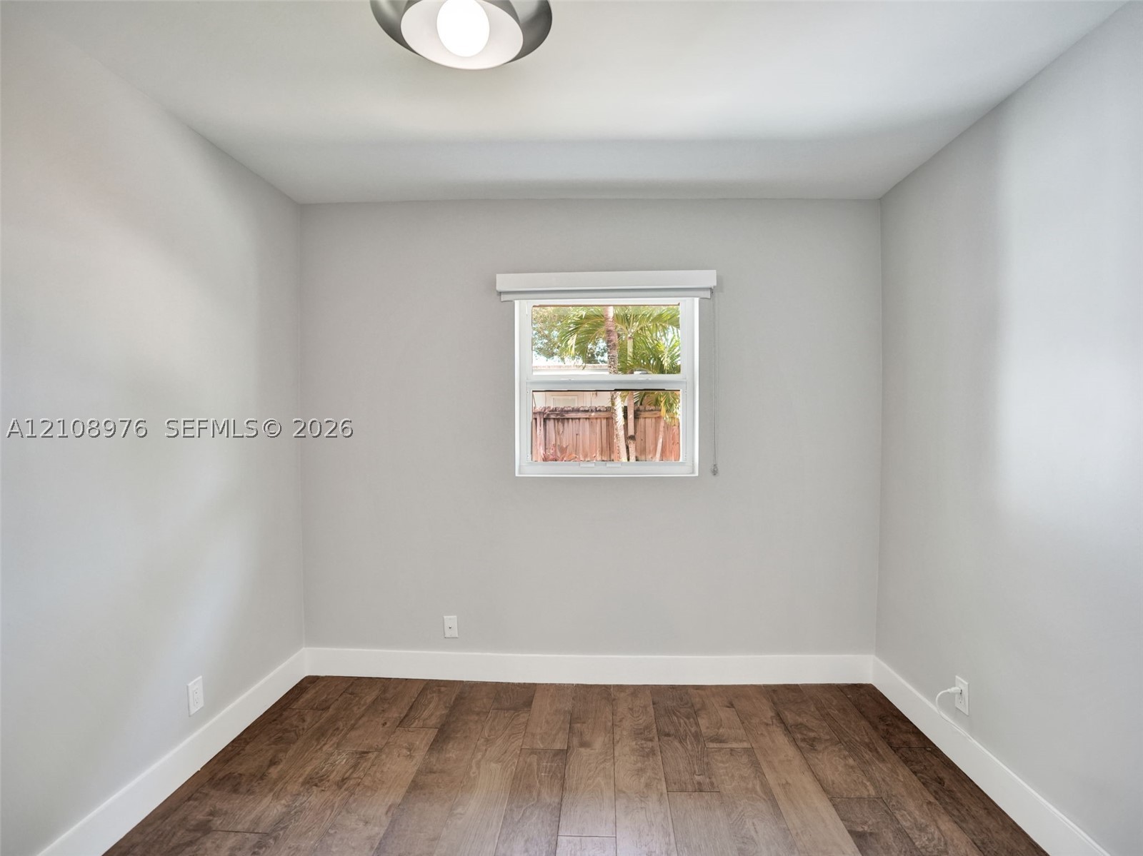 525 SW 12th St, Fort Lauderdale FL 33315