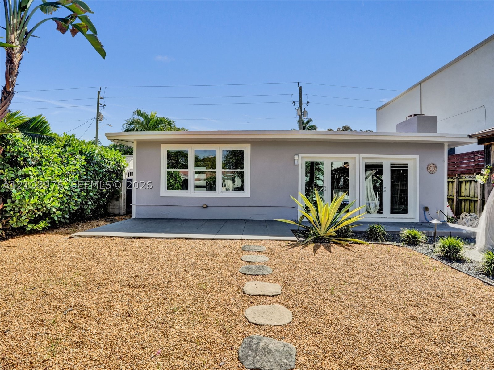 525 SW 12th St, Fort Lauderdale FL 33315