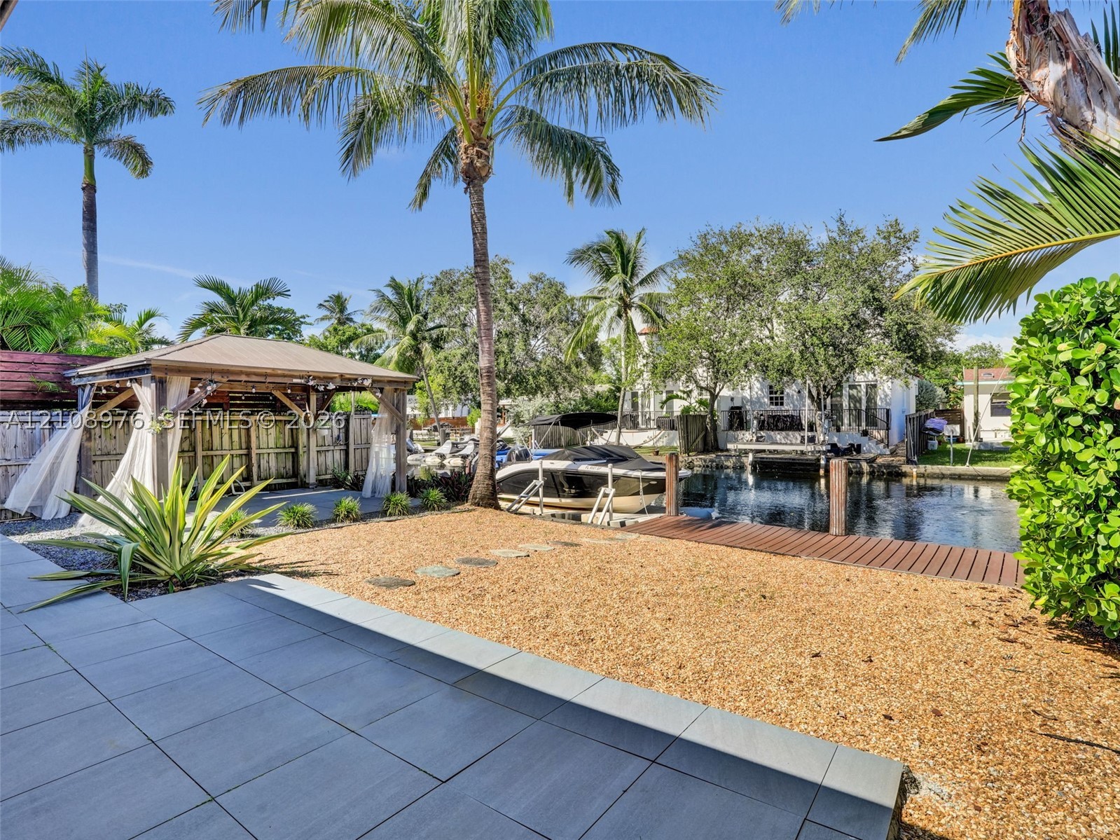 525 SW 12th St, Fort Lauderdale FL 33315