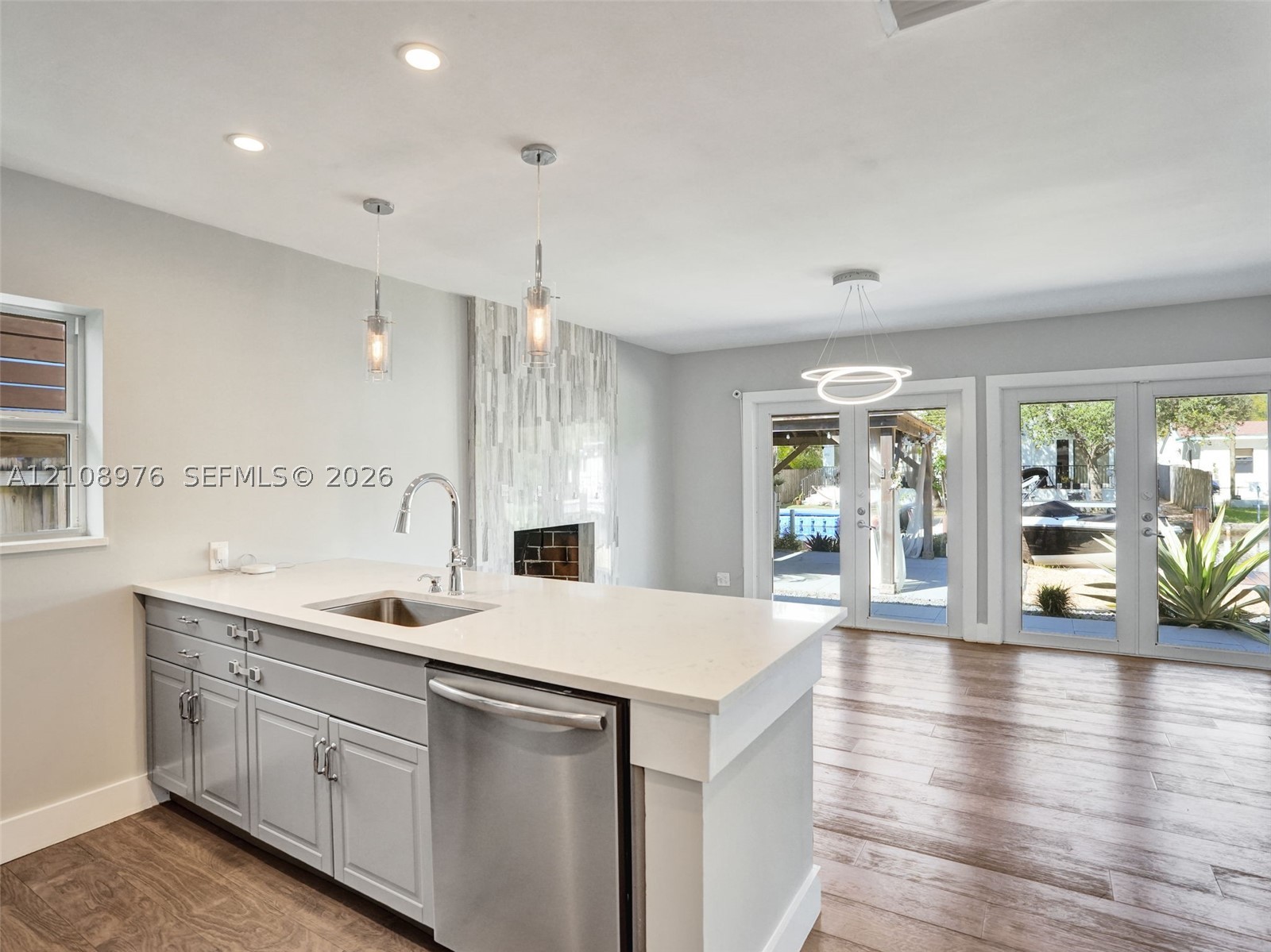 525 SW 12th St, Fort Lauderdale FL 33315