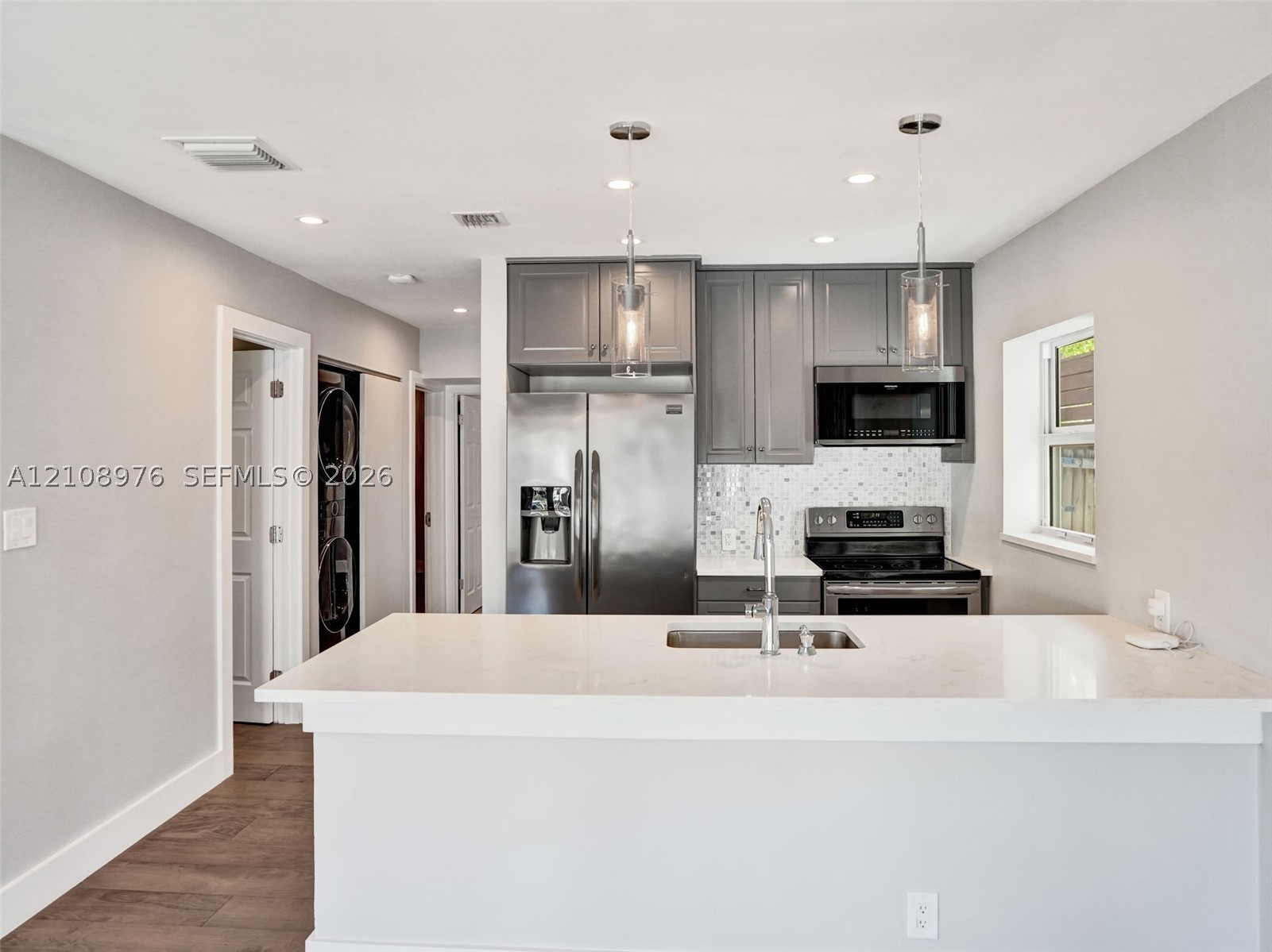 525 SW 12th St, Fort Lauderdale FL 33315