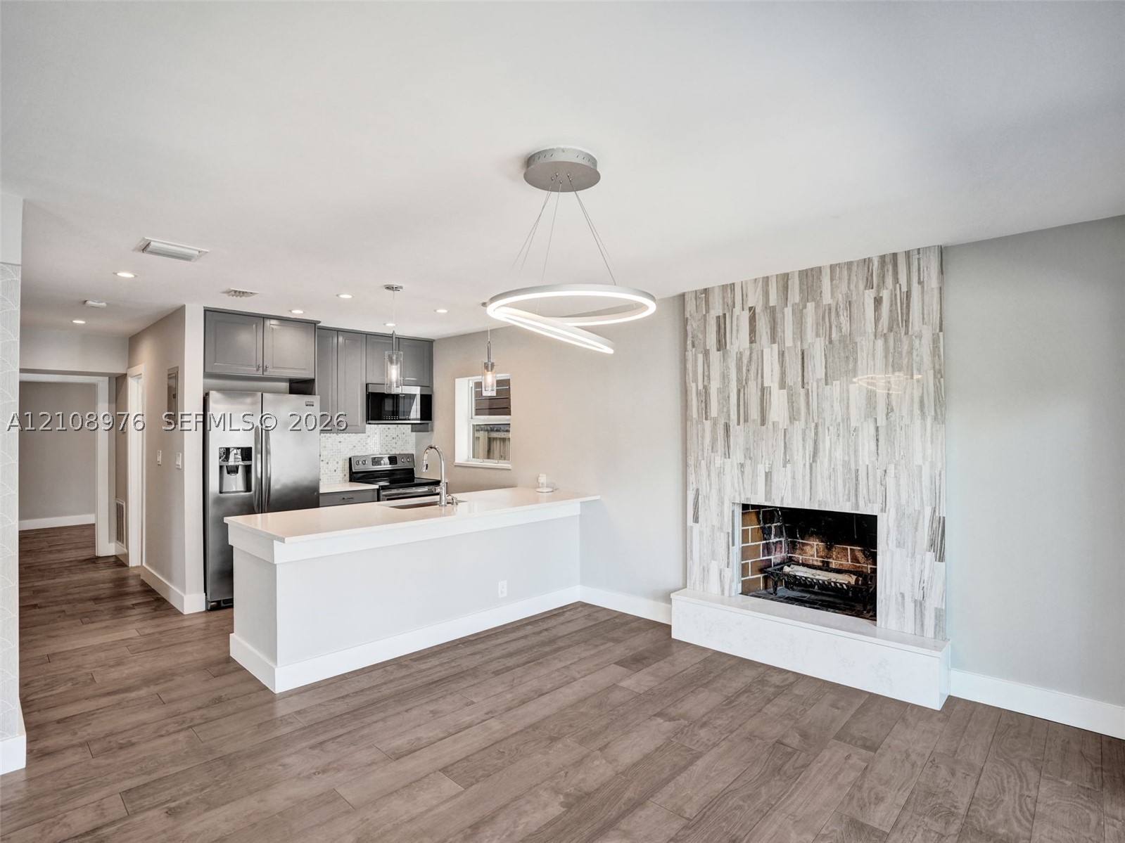 525 SW 12th St, Fort Lauderdale FL 33315