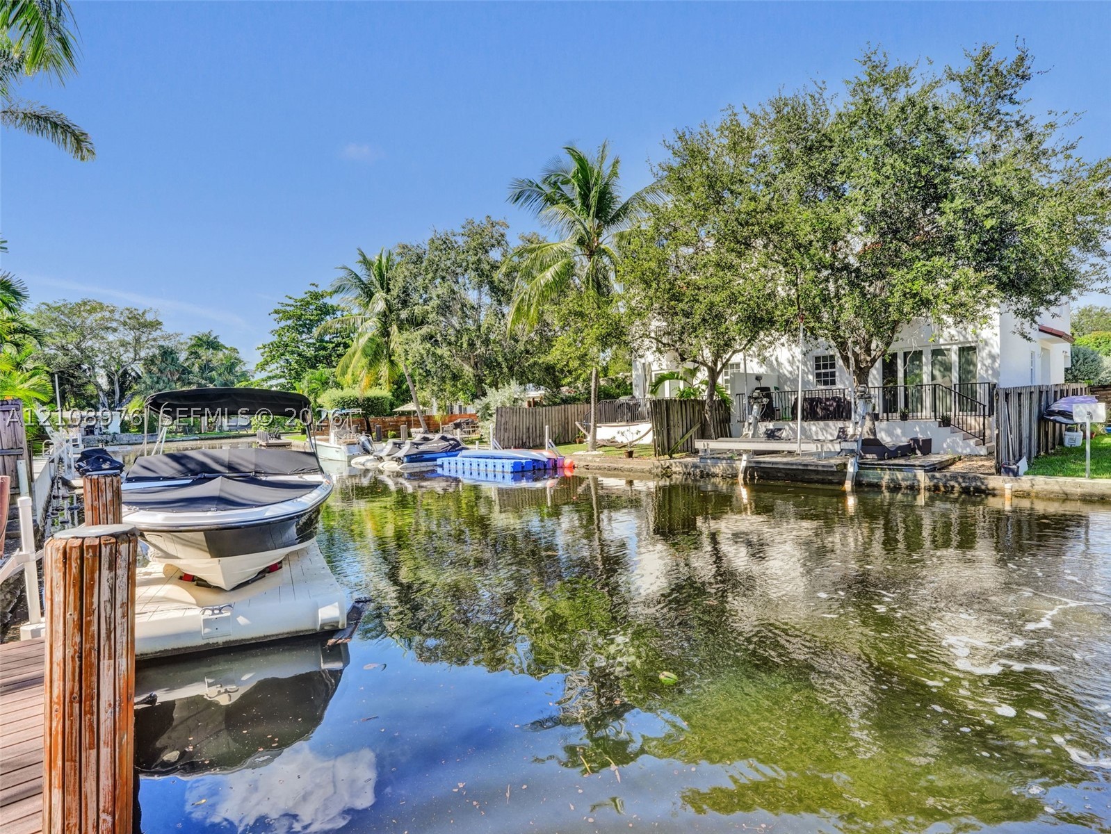 525 SW 12th St, Fort Lauderdale FL 33315
