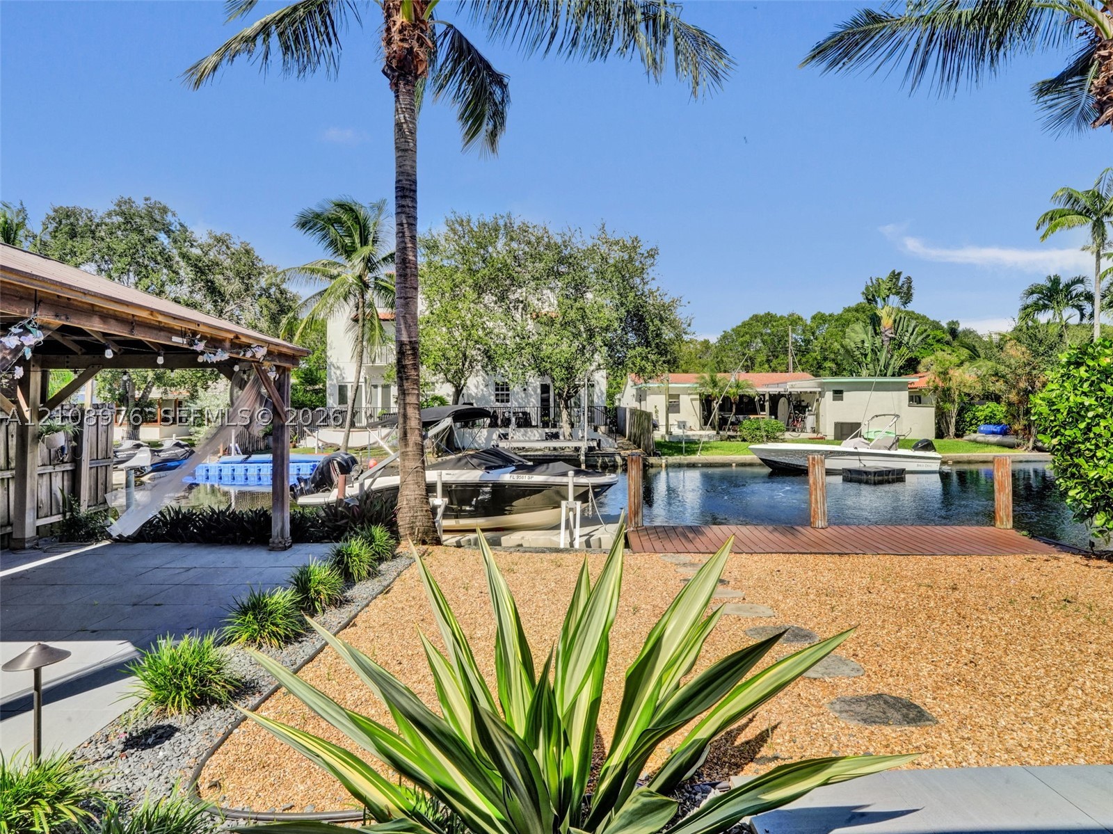 525 SW 12th St, Fort Lauderdale FL 33315
