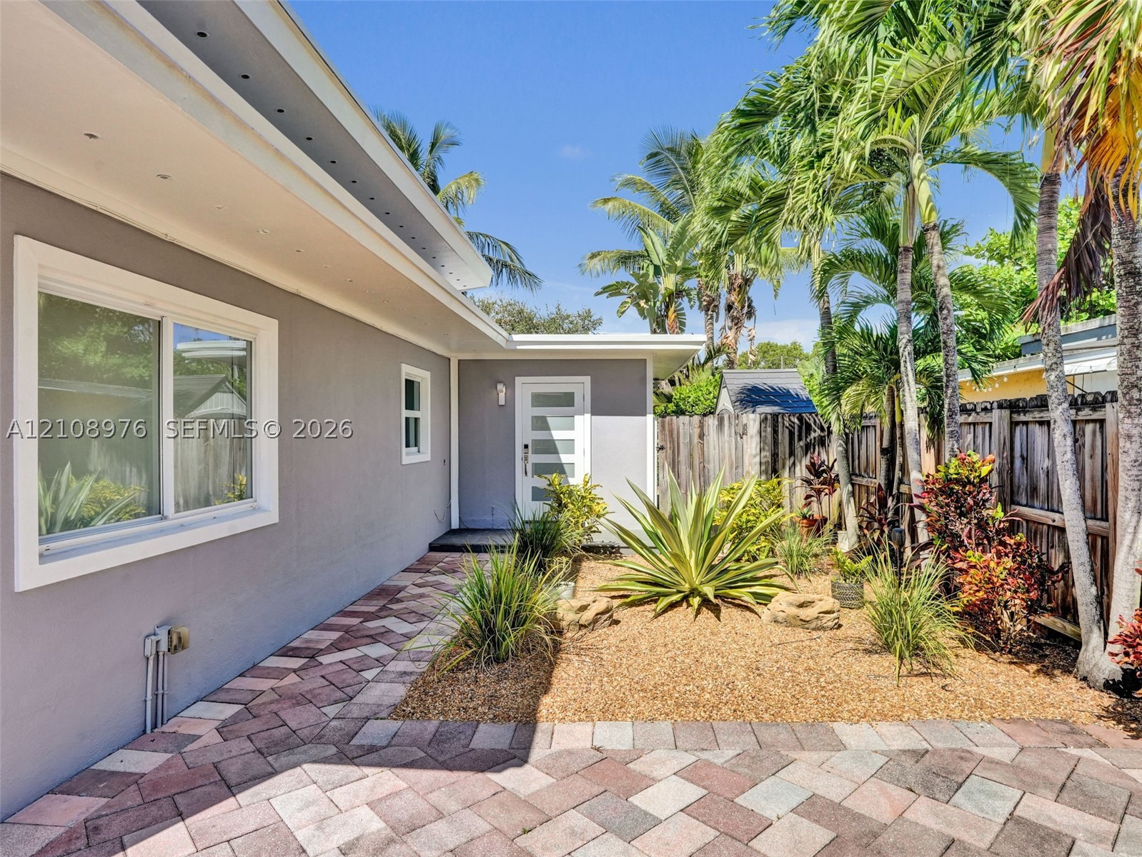525 SW 12th St, Fort Lauderdale FL 33315