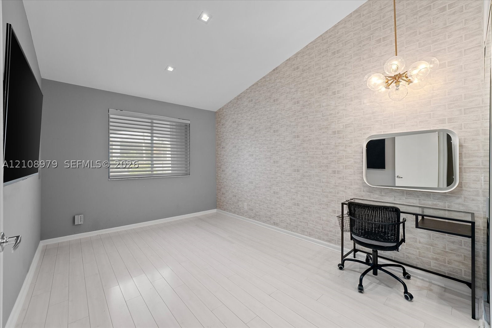 3602 Yacht Club Dr #405, Aventura FL 33180