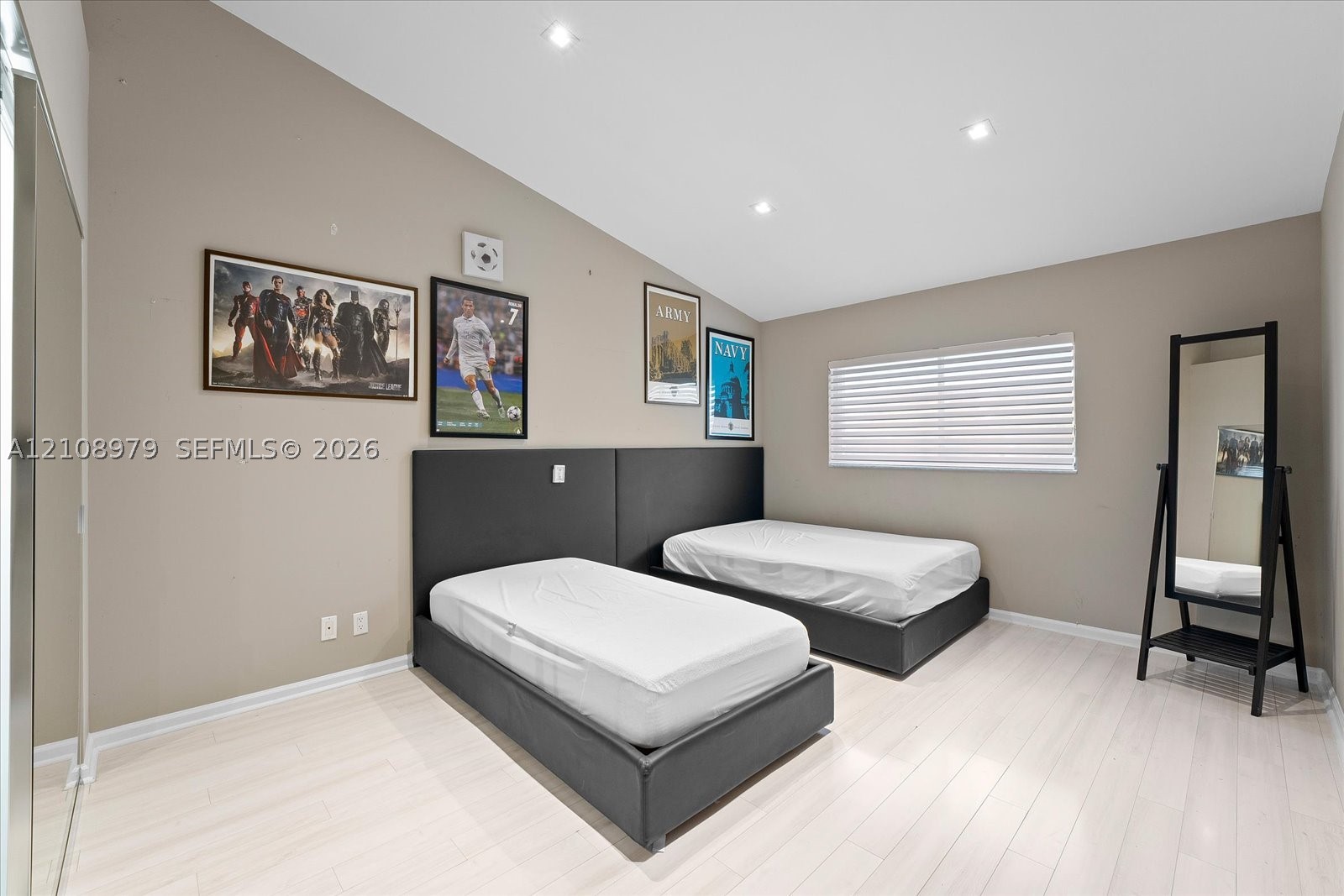 3602 Yacht Club Dr #405, Aventura FL 33180