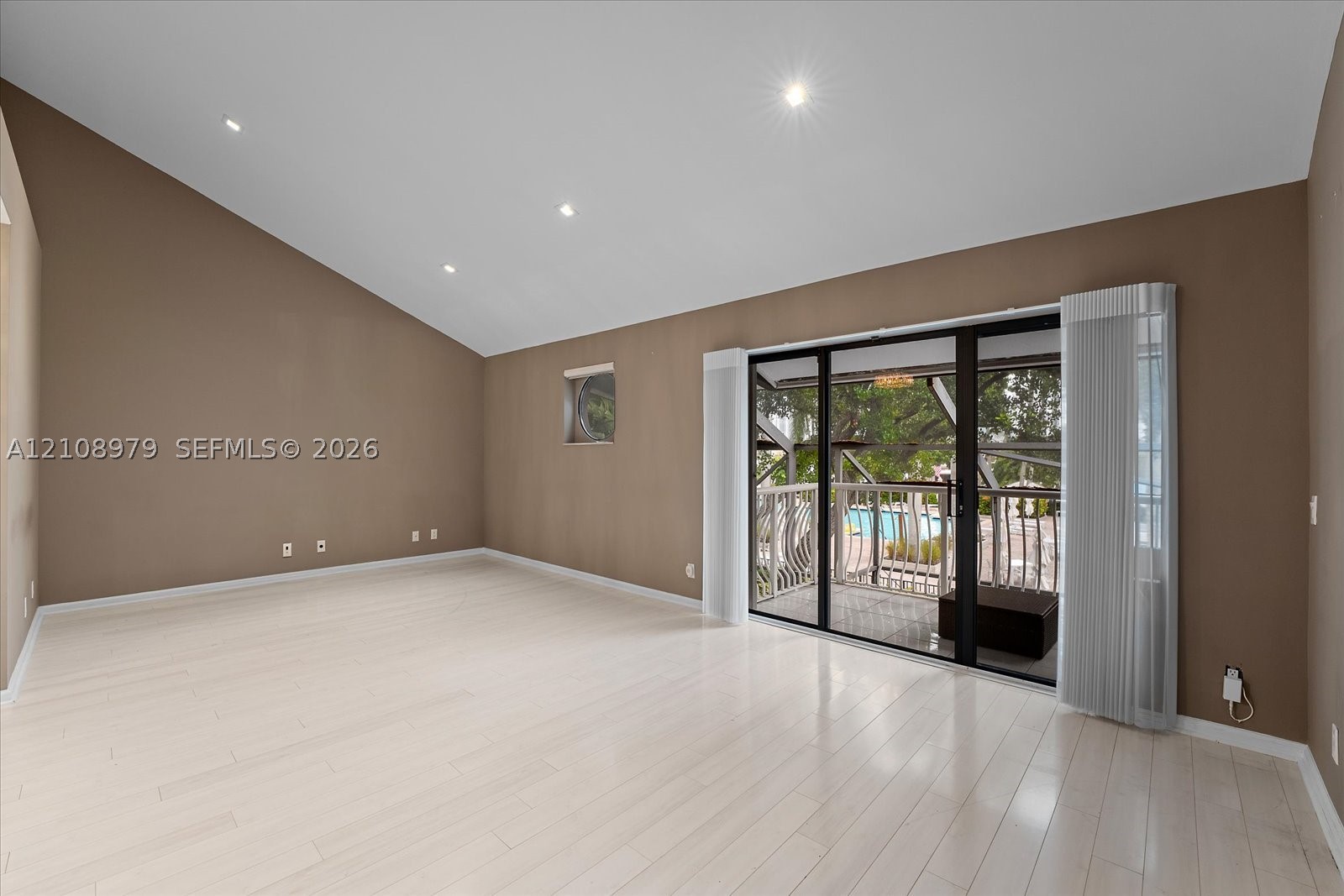3602 Yacht Club Dr #405, Aventura FL 33180