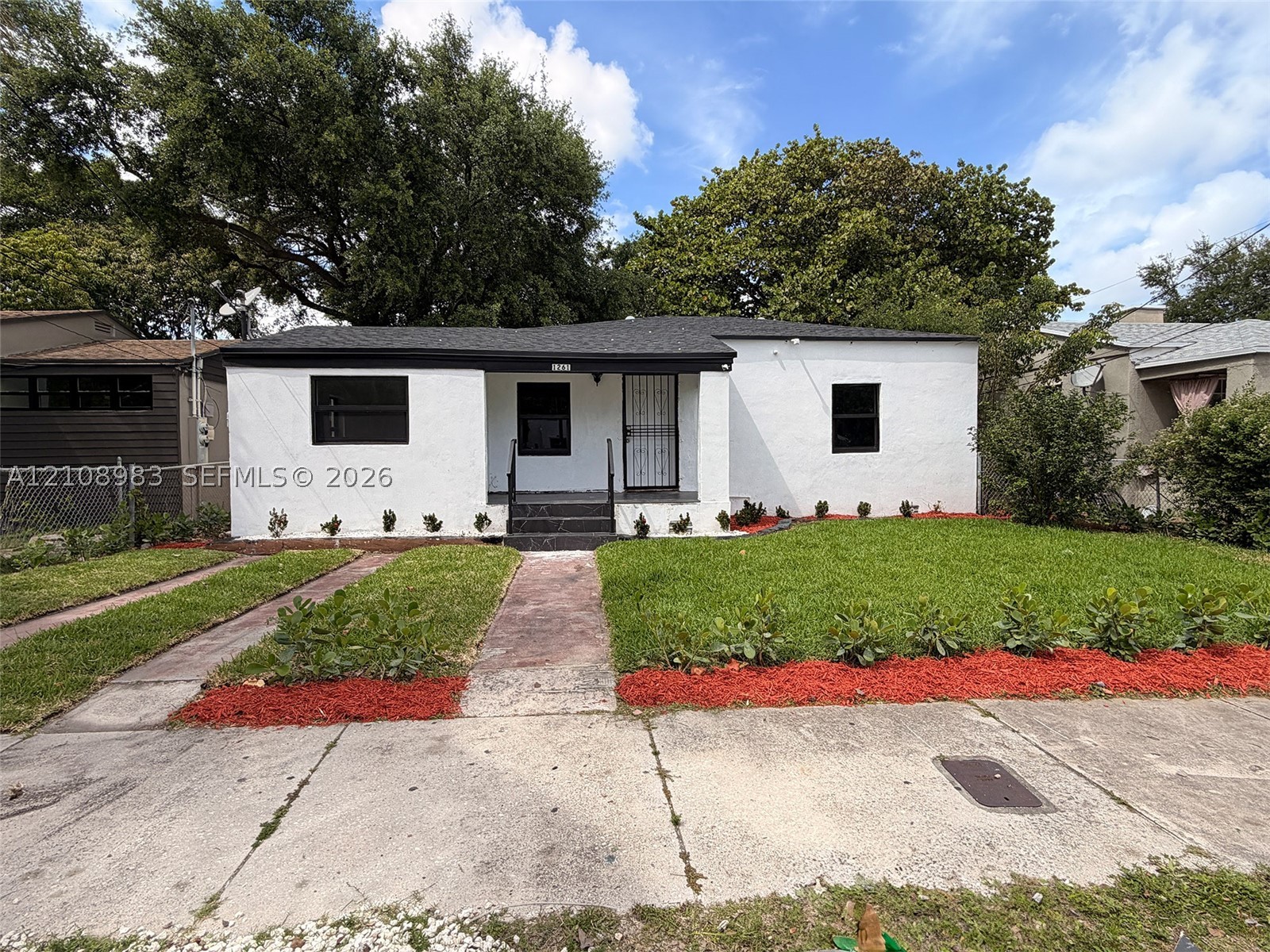 1261 NW 45th St #1261, Miami FL 33142