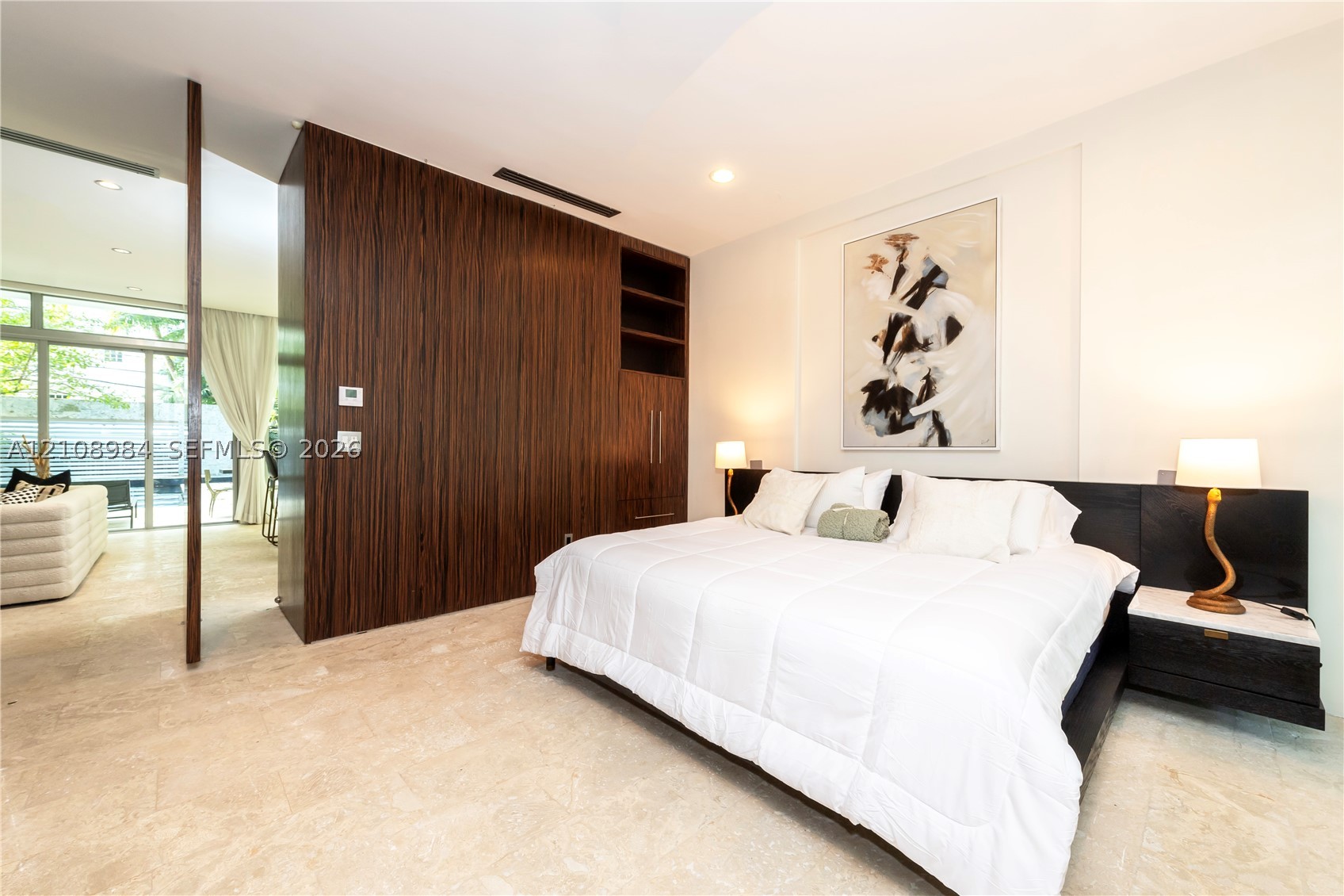 242 Washington Ave, Miami Beach FL 33139
