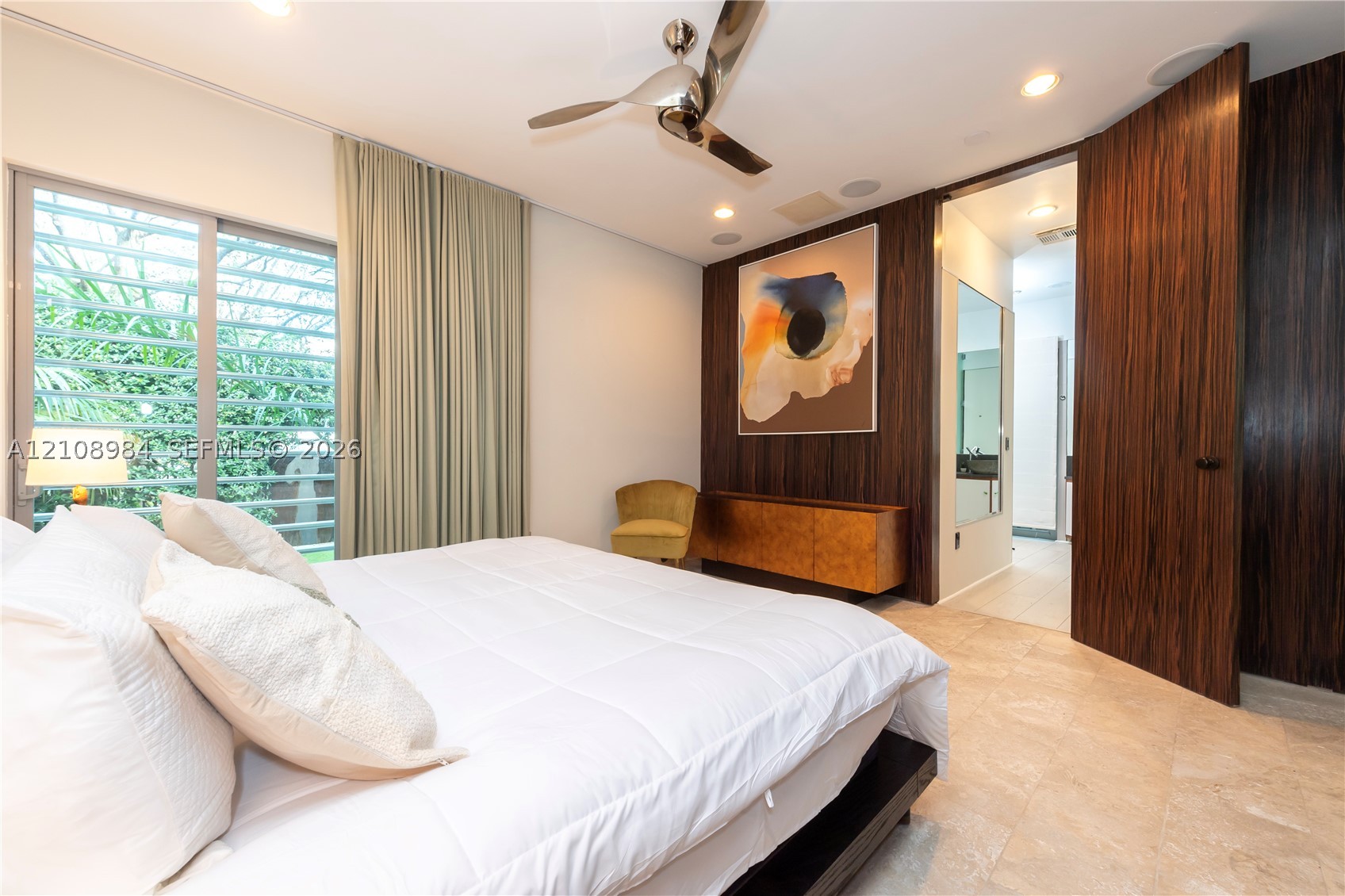 242 Washington Ave, Miami Beach FL 33139