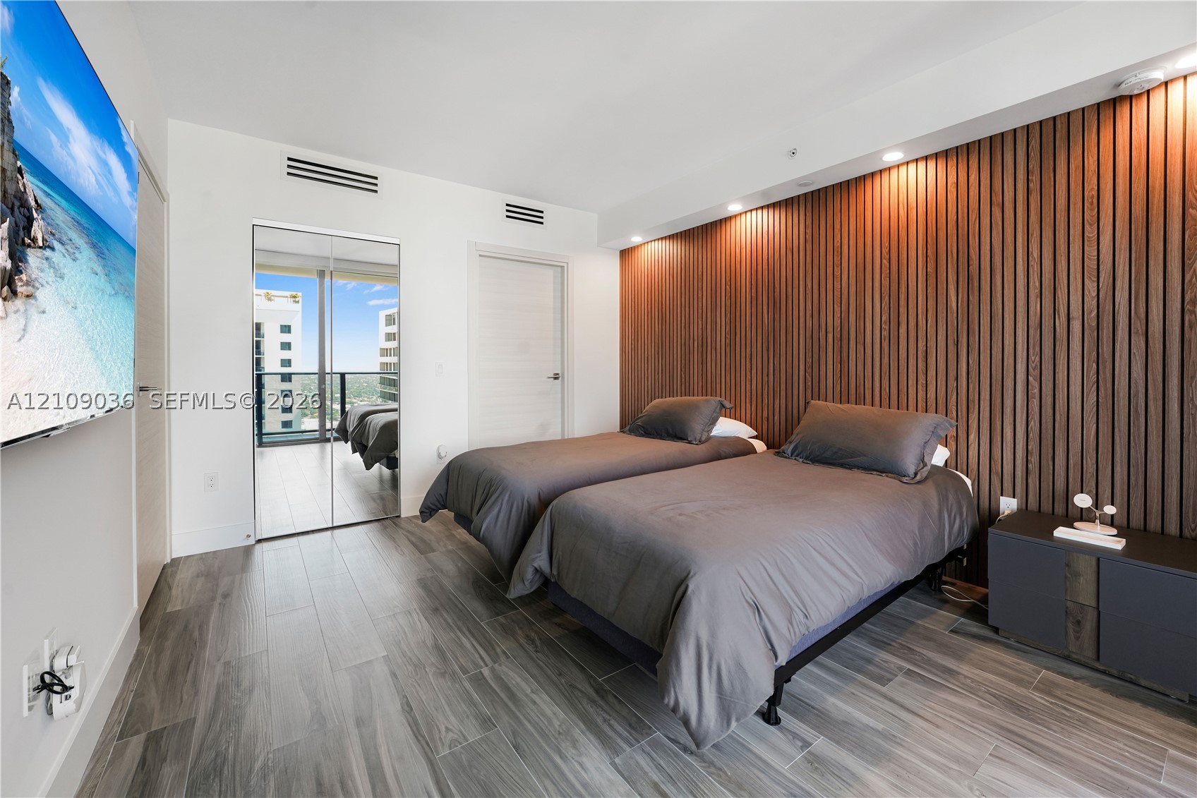 801 S Miami Ave #4410, Miami FL 33130