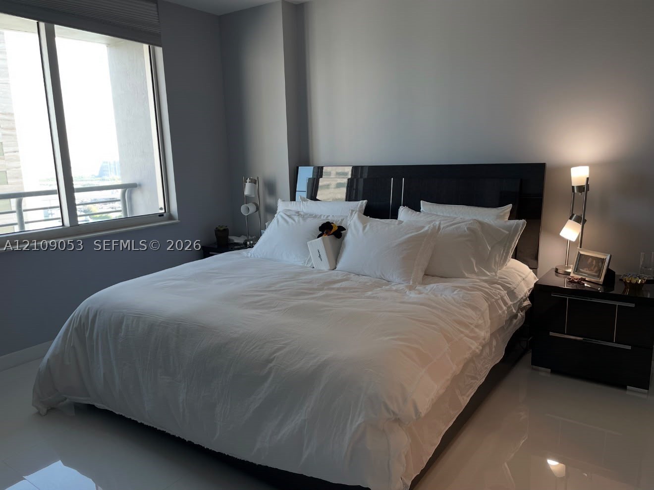 335 S Biscayne Blvd #3104, Miami FL 33131
