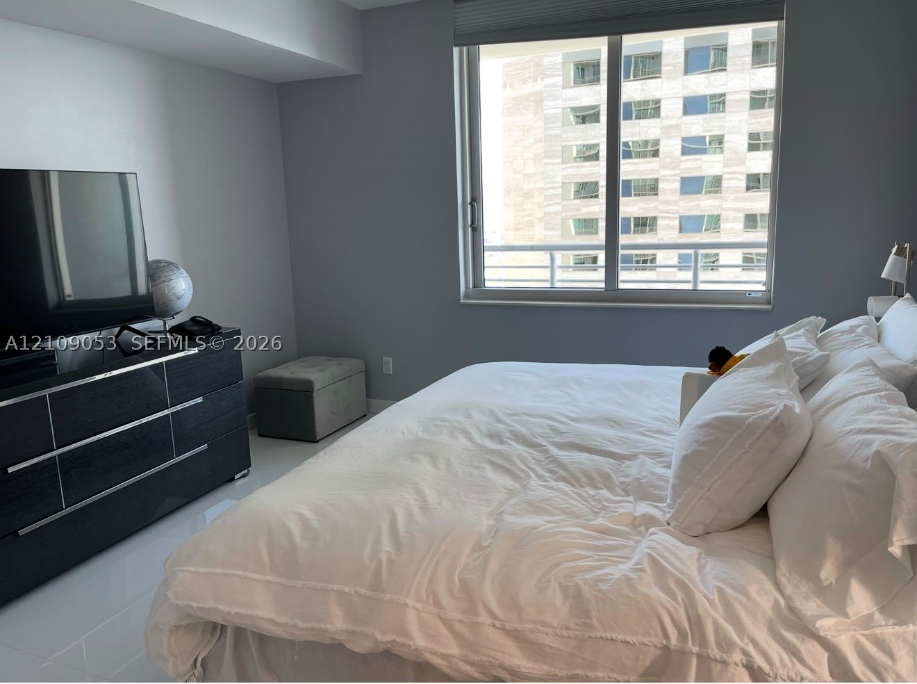 335 S Biscayne Blvd #3104, Miami FL 33131