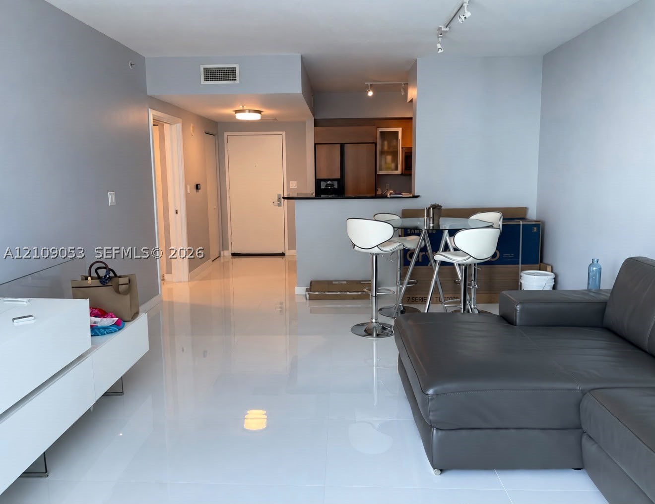 335 S Biscayne Blvd #3104, Miami FL 33131