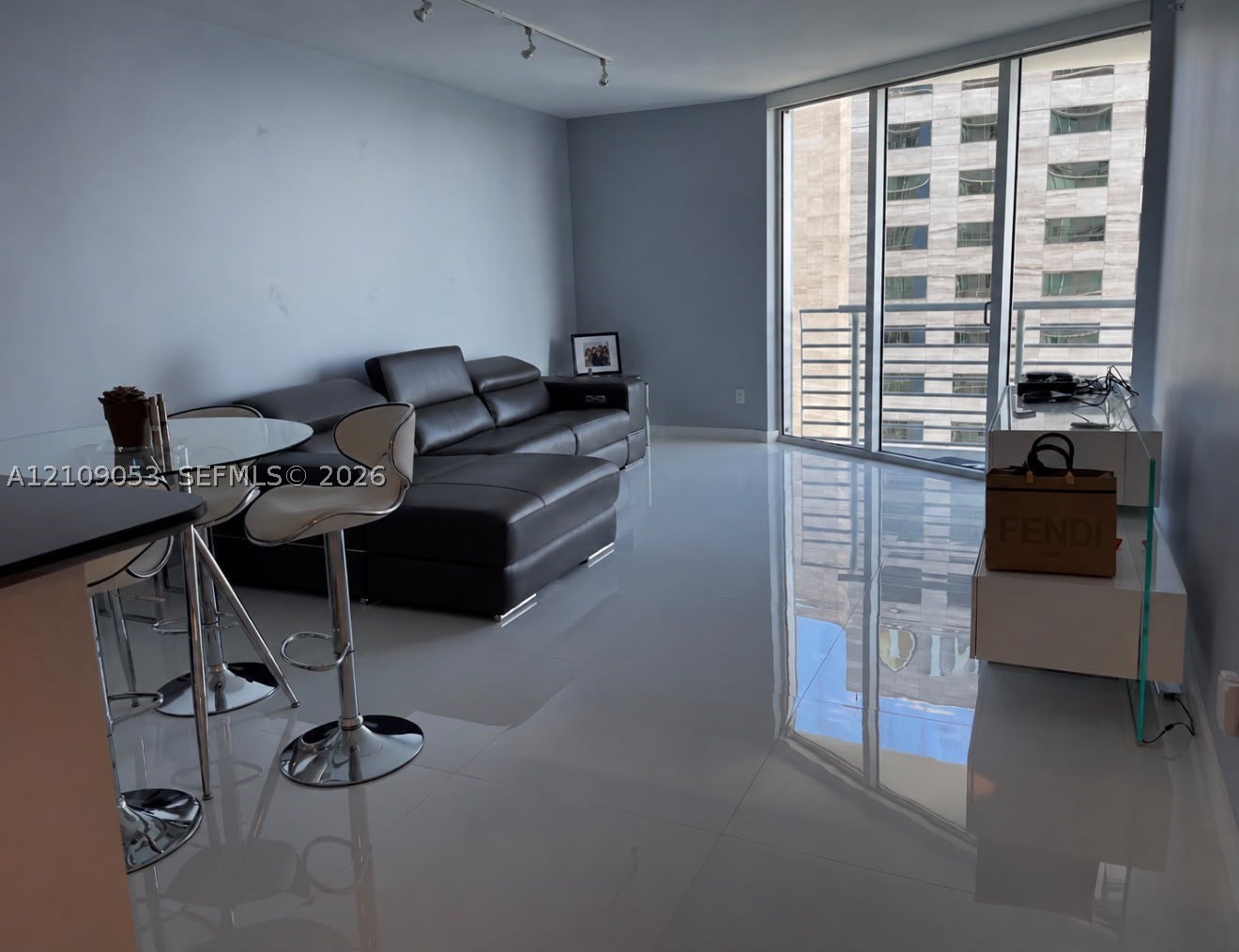 335 S Biscayne Blvd #3104, Miami FL 33131