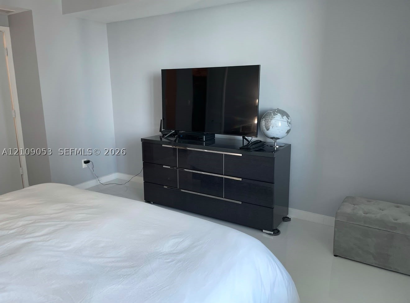 335 S Biscayne Blvd #3104, Miami FL 33131