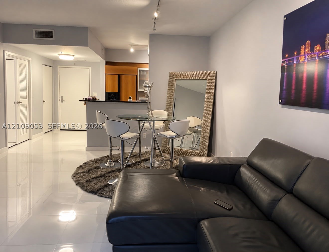 335 S Biscayne Blvd #3104, Miami FL 33131