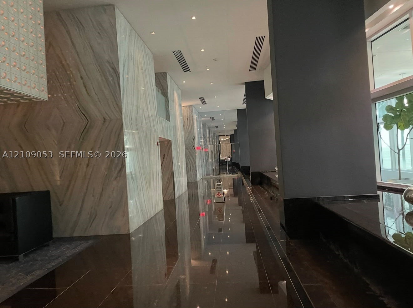 335 S Biscayne Blvd #3104, Miami FL 33131