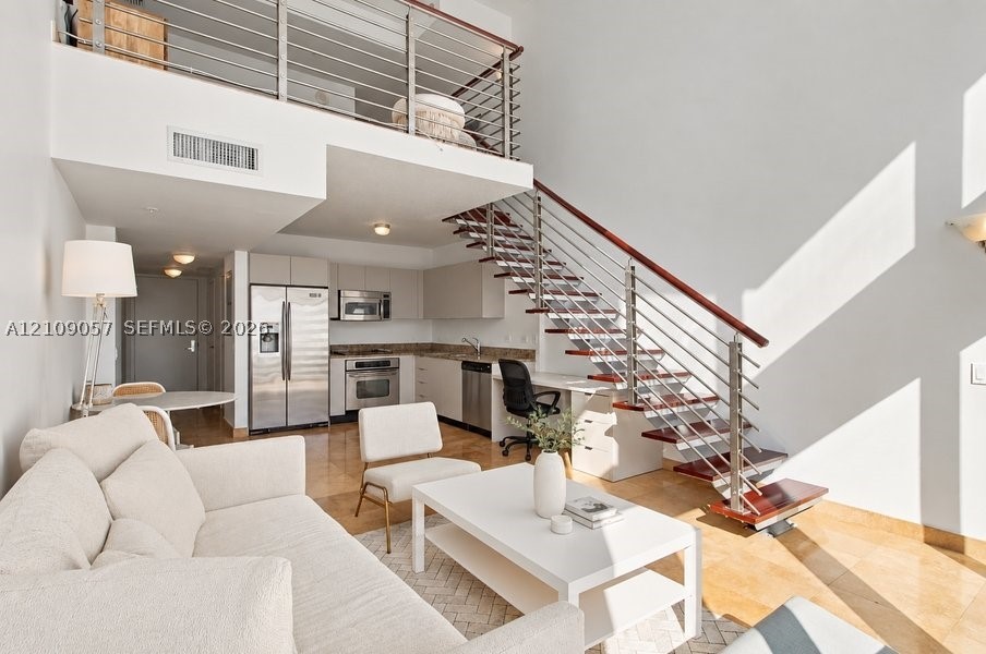 41 SE 5th St #2104, Miami FL 33131
