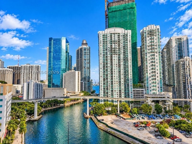 41 SE 5th St #2104, Miami FL 33131