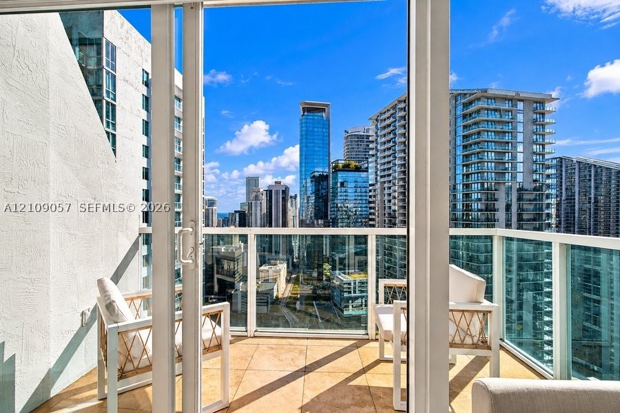 41 SE 5th St #2104, Miami FL 33131
