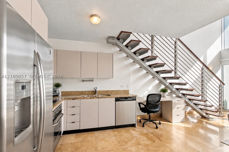 41 SE 5th St #2104, Miami FL 33131