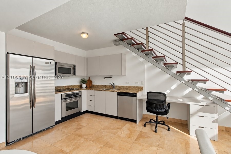 41 SE 5th St #2104, Miami FL 33131