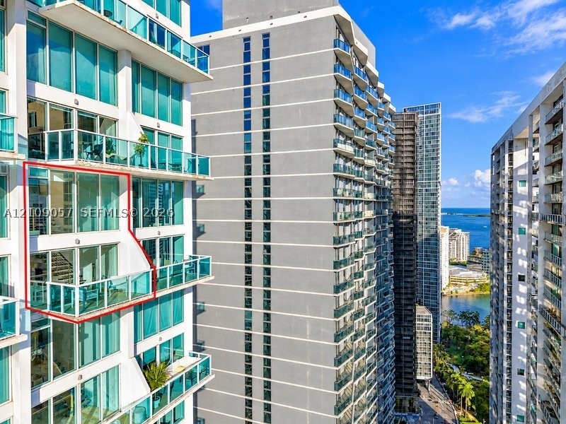41 SE 5th St #2104, Miami FL 33131