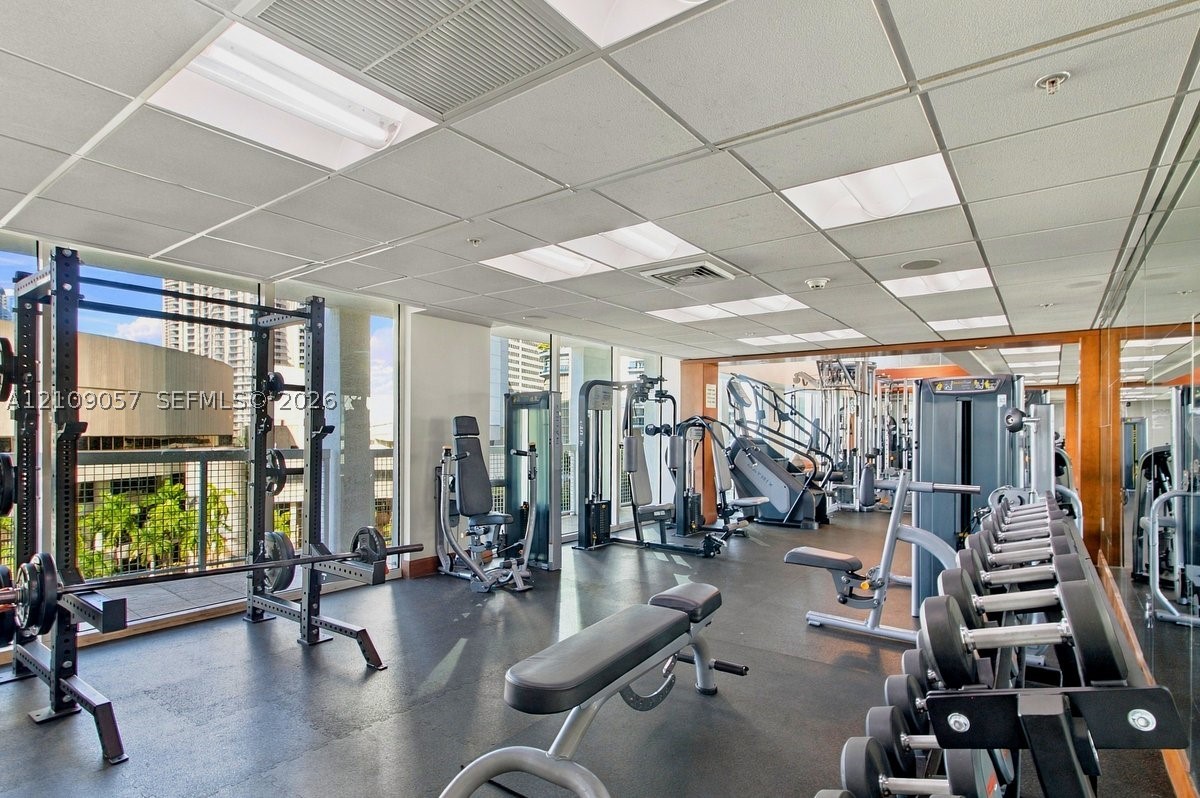 41 SE 5th St #2104, Miami FL 33131